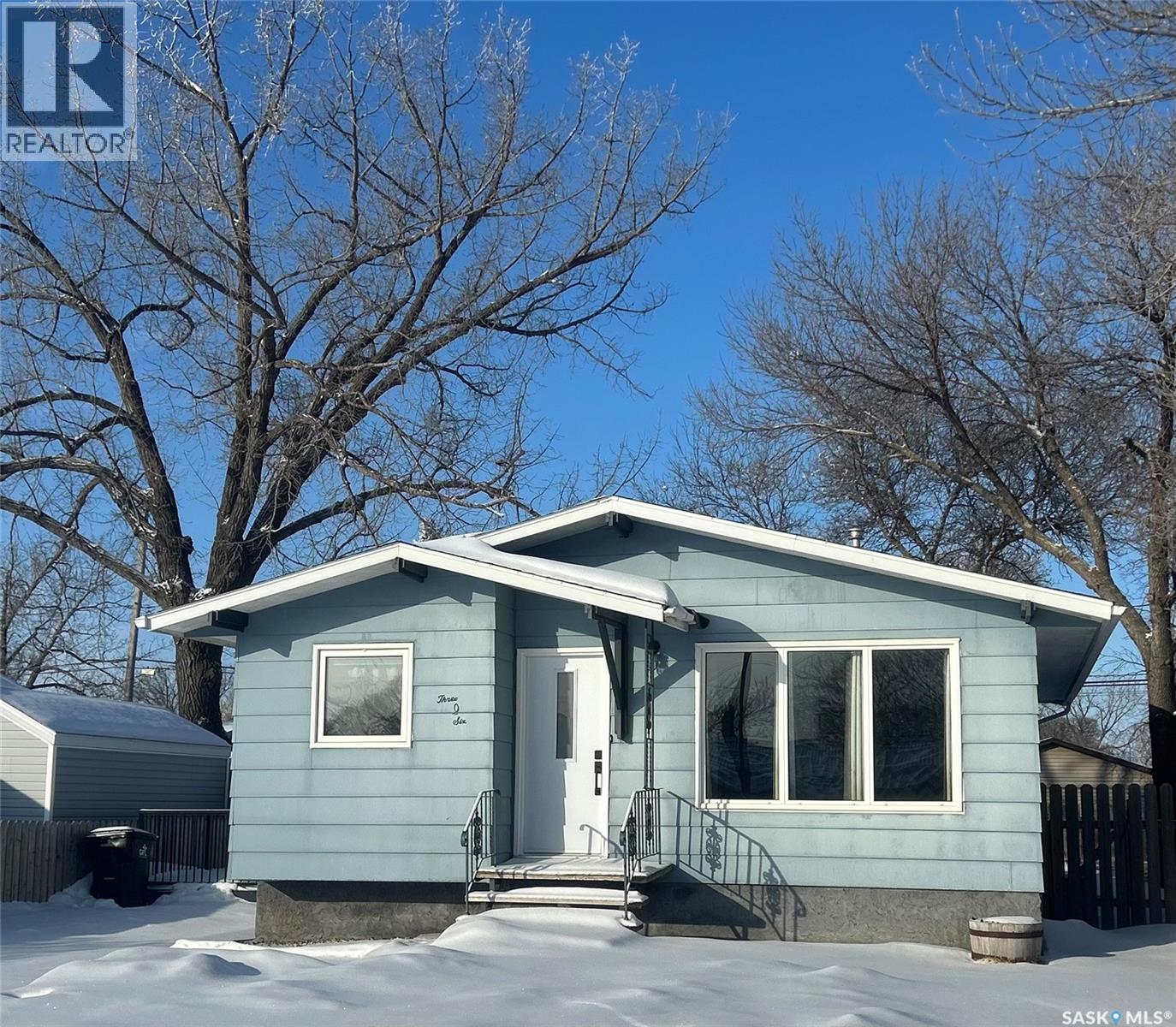 306 Main Street, Bienfait, Saskatchewan  S0C 0M0 - Photo 2 - SK029893