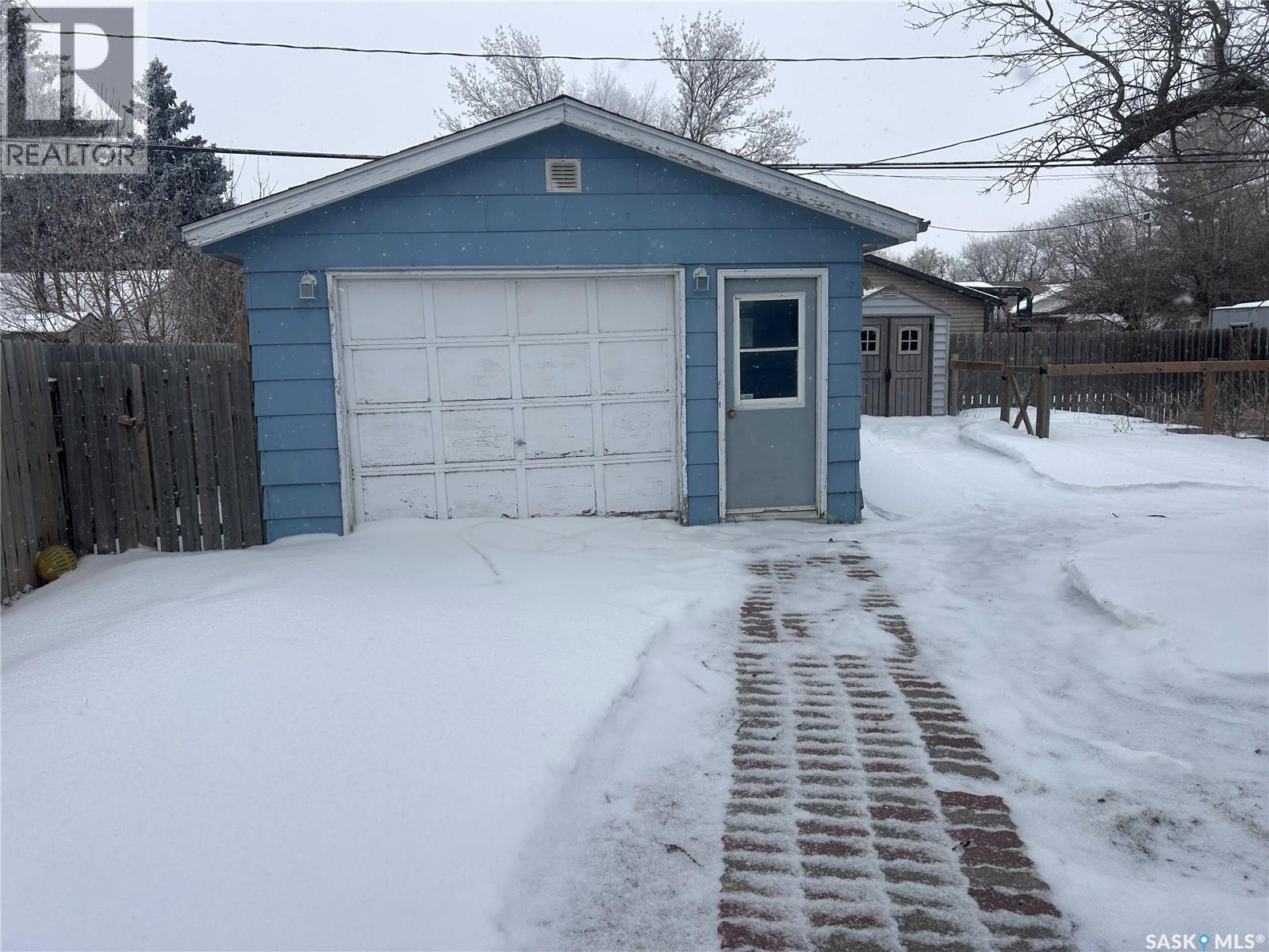 306 Main Street, Bienfait, Saskatchewan  S0C 0M0 - Photo 37 - SK029893