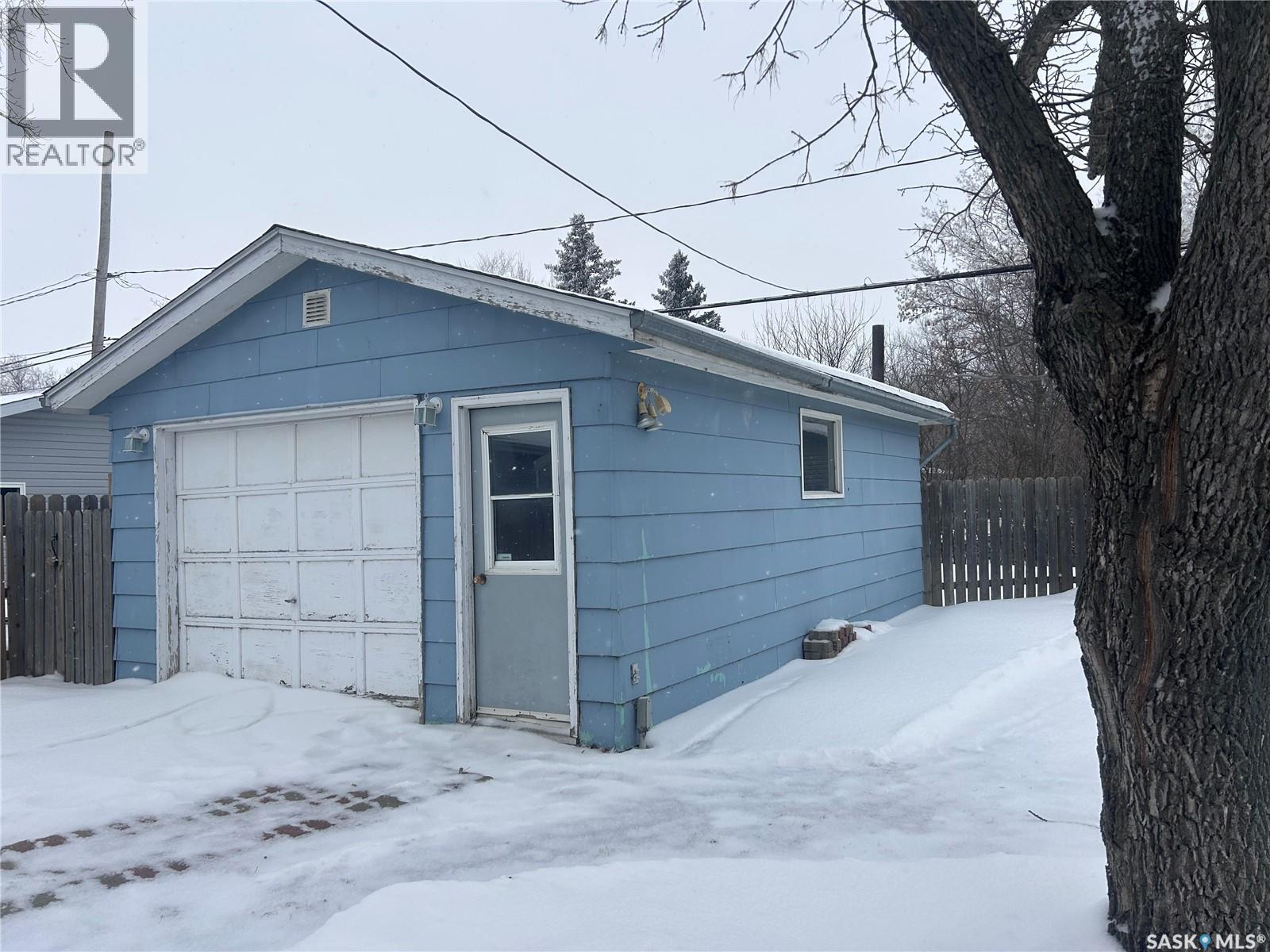 306 Main Street, Bienfait, Saskatchewan  S0C 0M0 - Photo 38 - SK029893