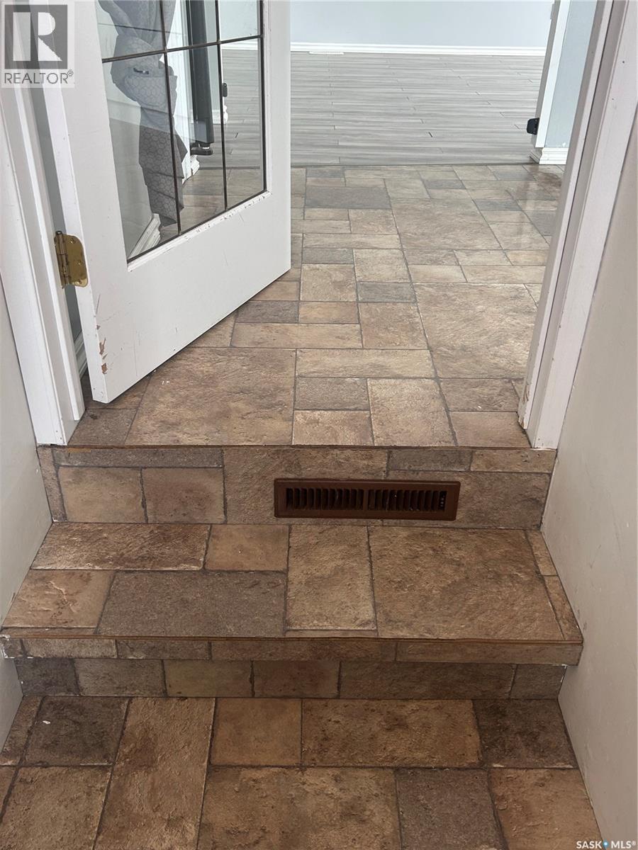 306 Main Street, Bienfait, Saskatchewan  S0C 0M0 - Photo 4 - SK029893