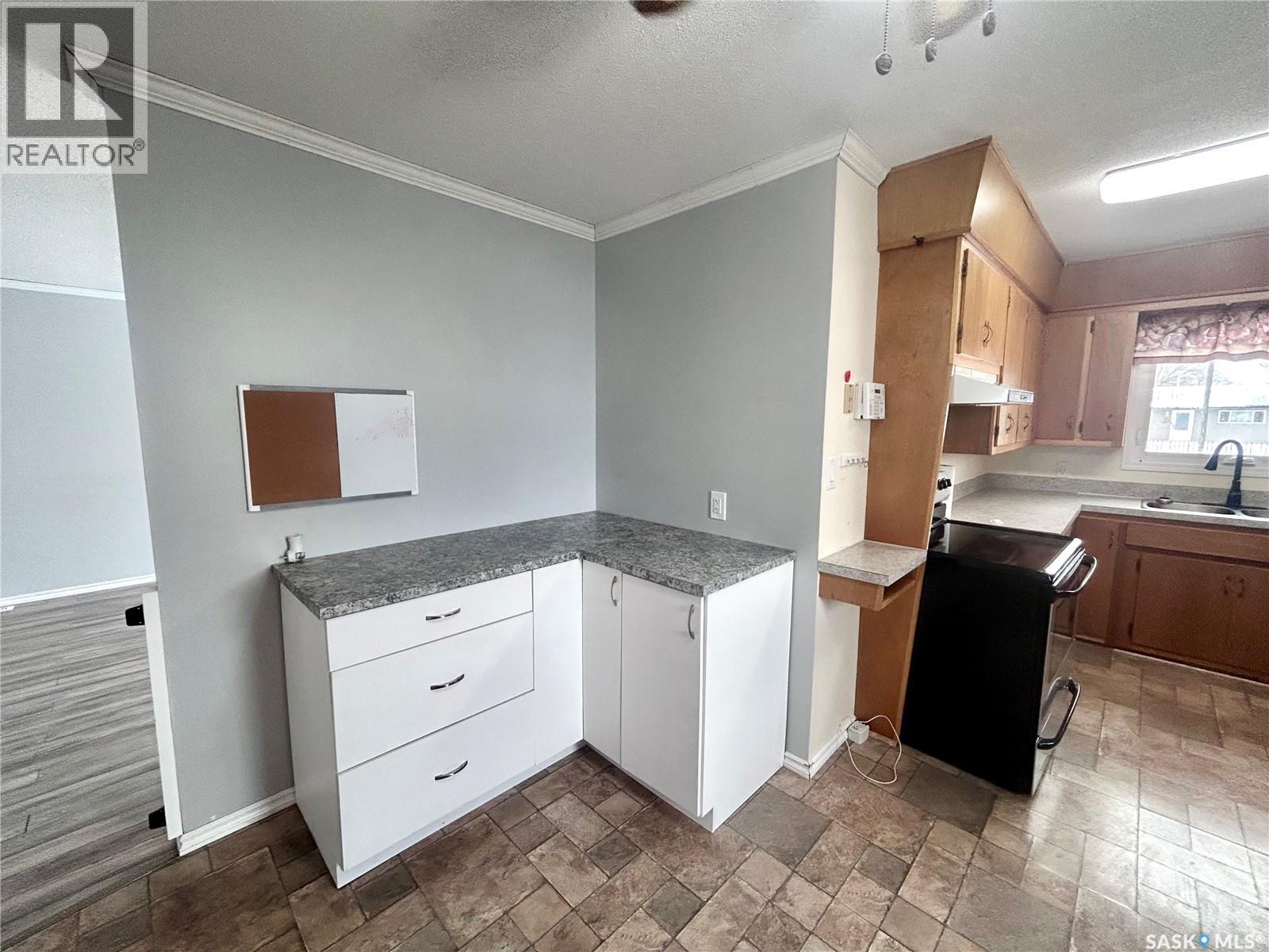 306 Main Street, Bienfait, Saskatchewan  S0C 0M0 - Photo 7 - SK029893