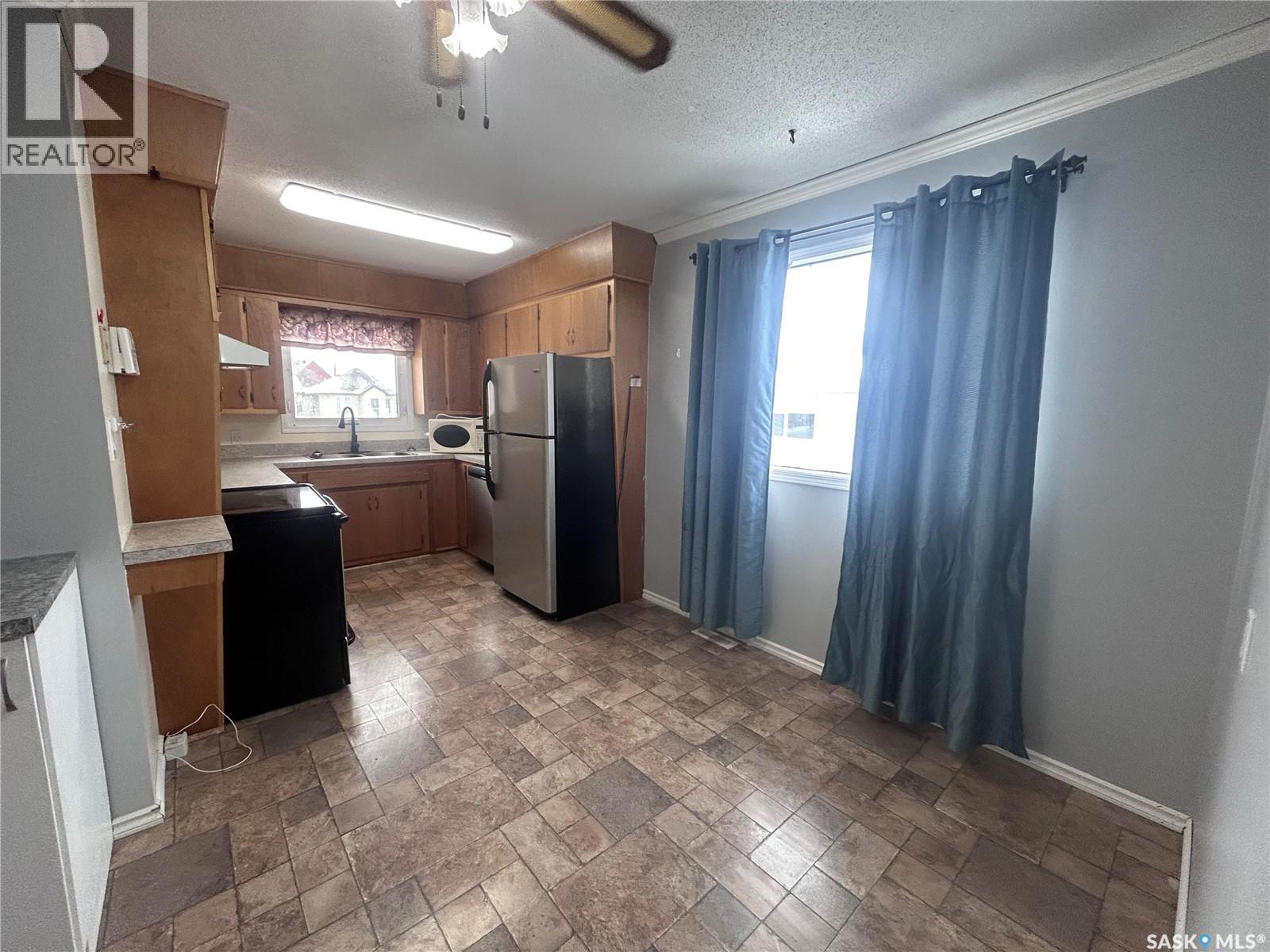 306 Main Street, Bienfait, Saskatchewan  S0C 0M0 - Photo 8 - SK029893