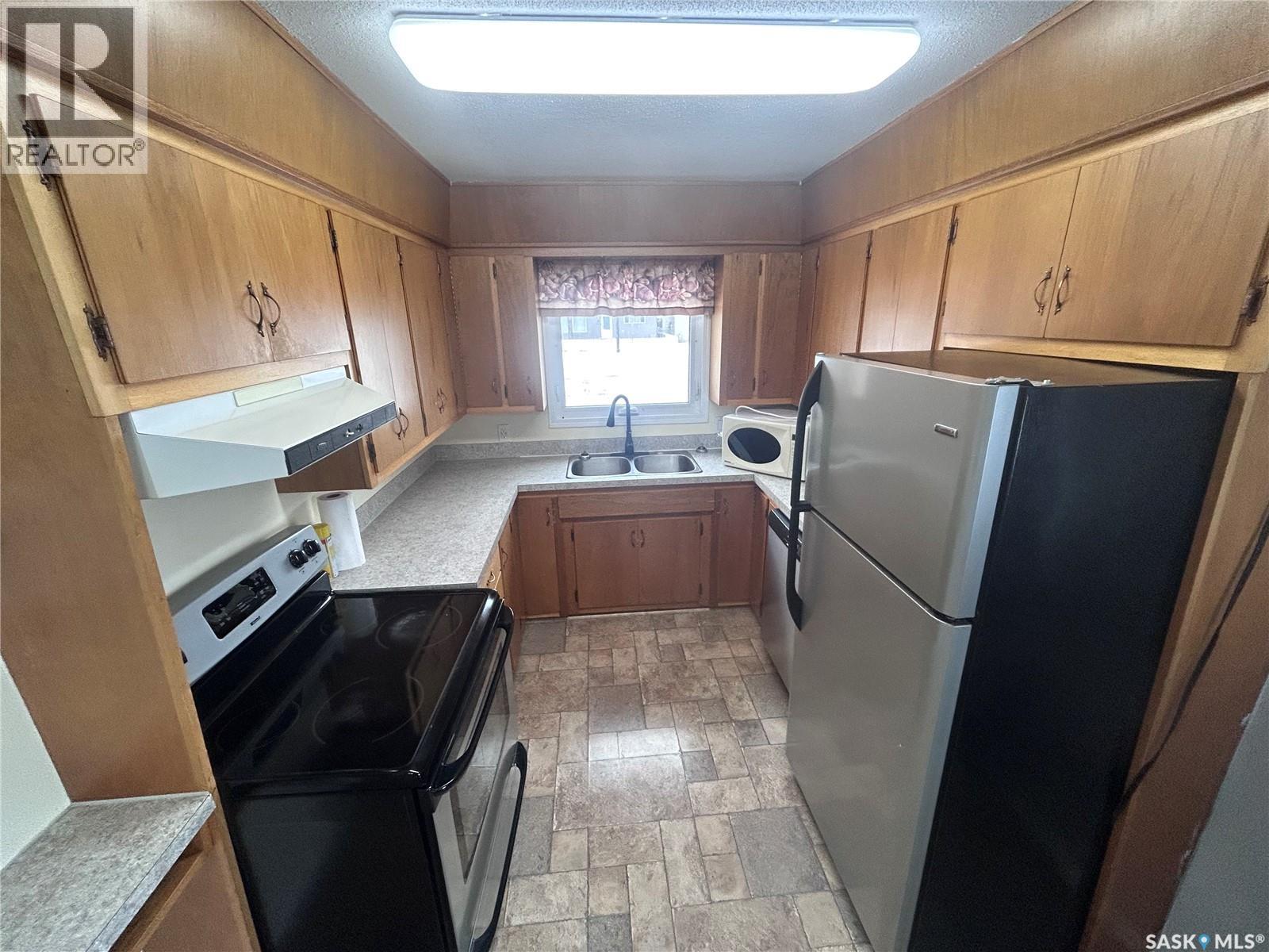 306 Main Street, Bienfait, Saskatchewan  S0C 0M0 - Photo 9 - SK029893