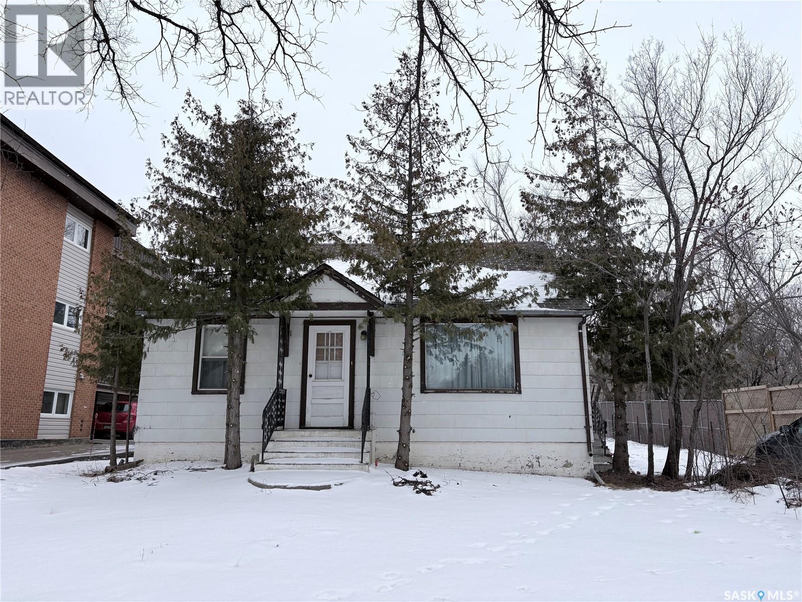 975 Coteau Street W, Moose Jaw, Saskatchewan  S6H 5G1 - Photo 1 - SK029823