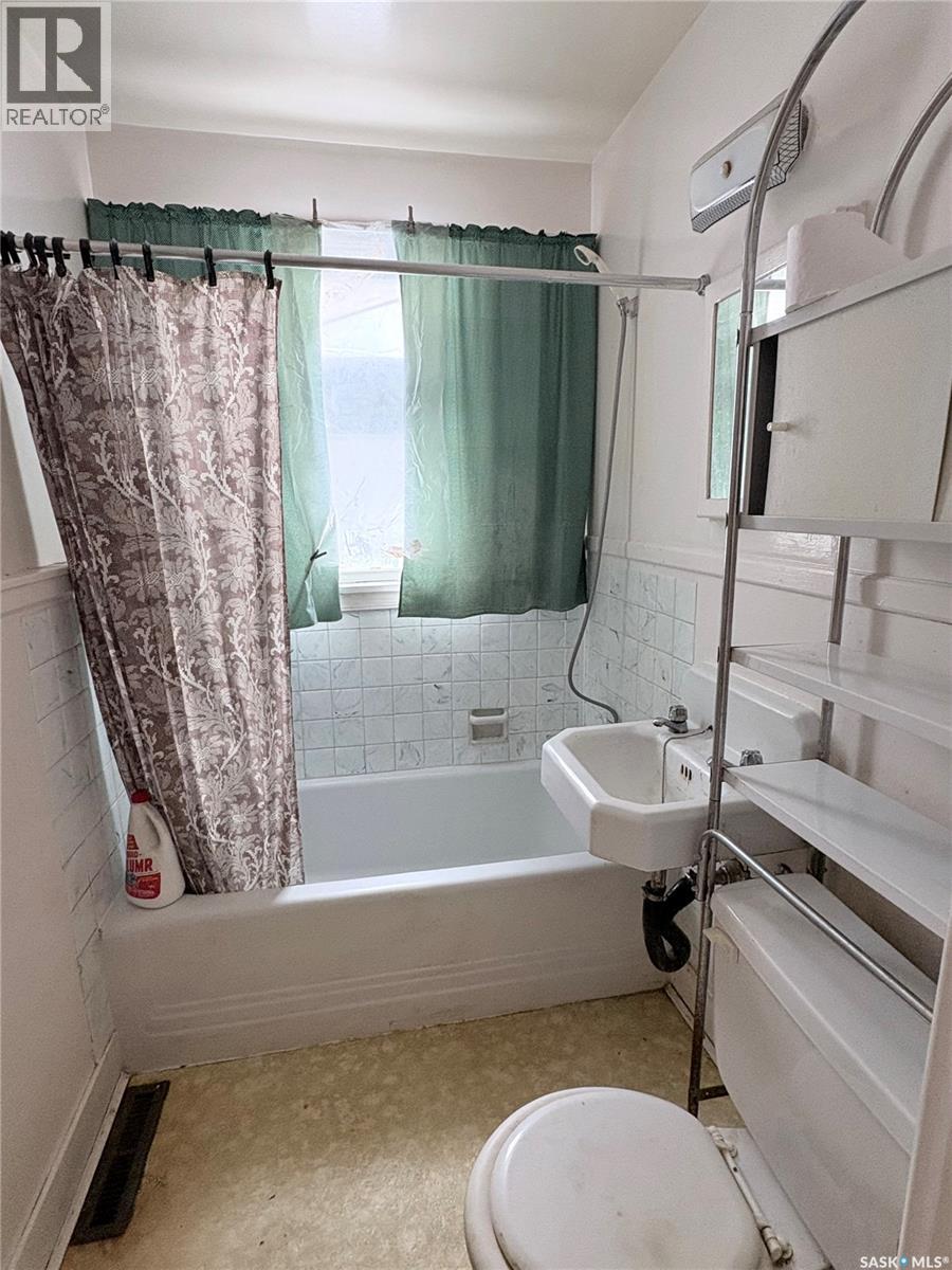 975 Coteau Street W, Moose Jaw, Saskatchewan  S6H 5G1 - Photo 9 - SK029823