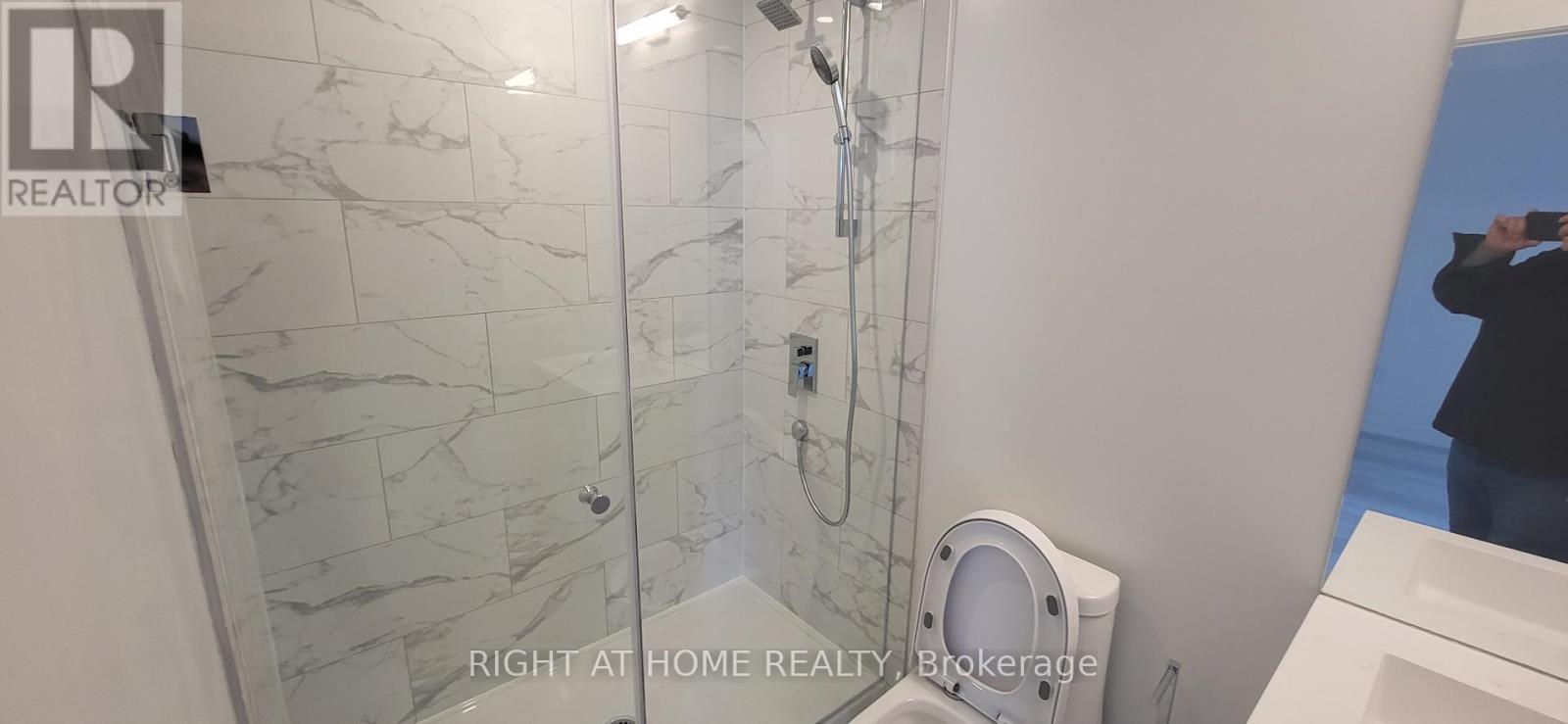 2102 - 1 Quarrington Lane, Toronto, Ontario  M3C 0S4 - Photo 13 - C12829708