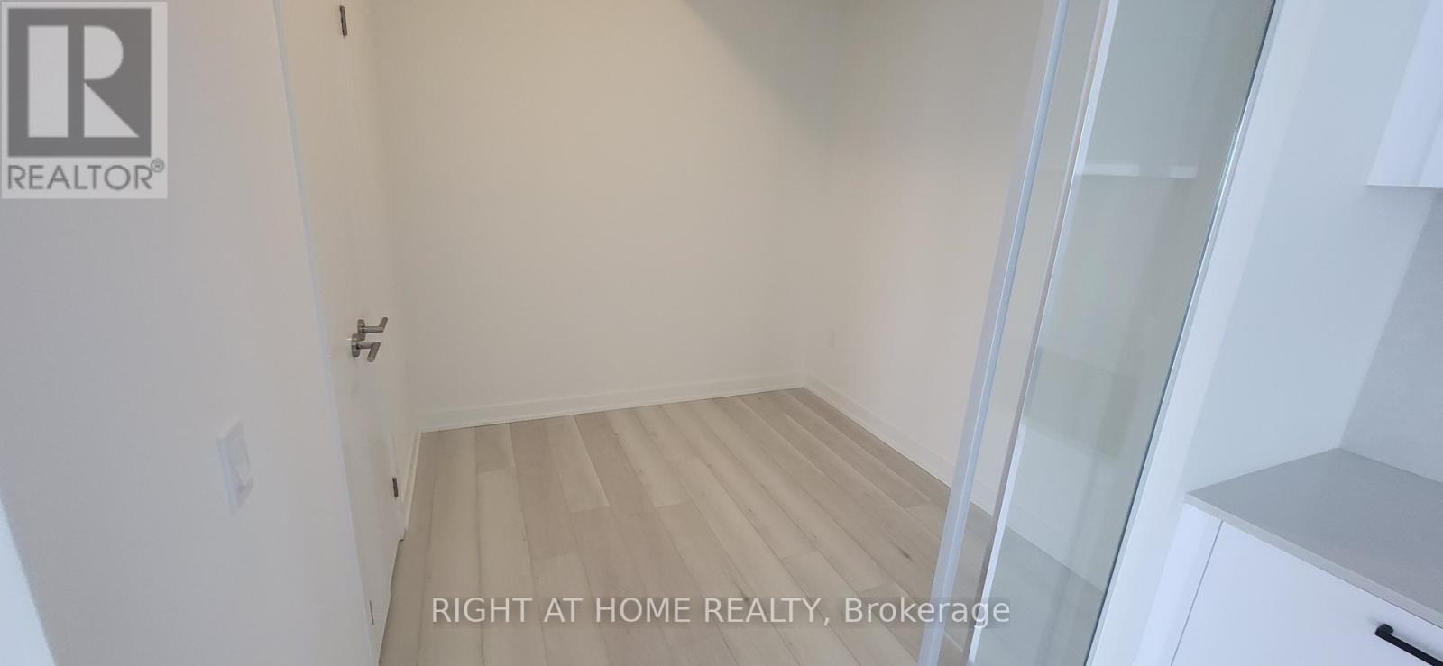 2102 - 1 Quarrington Lane, Toronto, Ontario  M3C 0S4 - Photo 16 - C12829708
