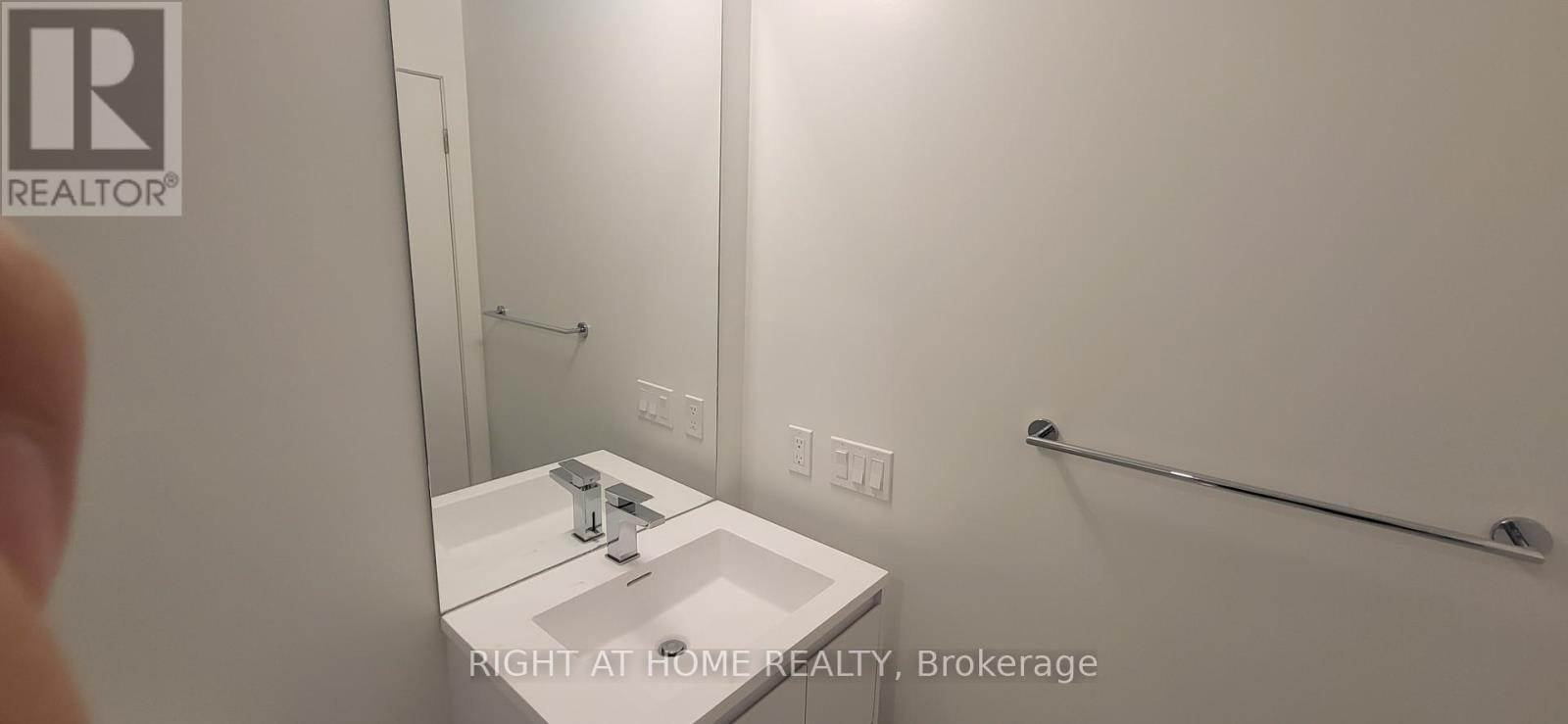 2102 - 1 Quarrington Lane, Toronto, Ontario  M3C 0S4 - Photo 14 - C12829708