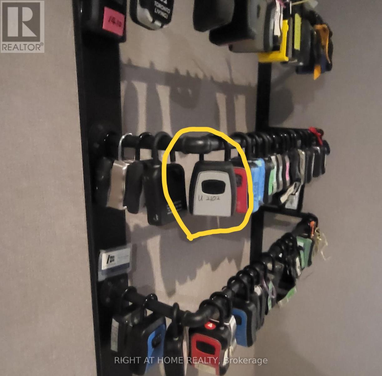 2102 - 1 Quarrington Lane, Toronto, Ontario  M3C 0S4 - Photo 23 - C12829708