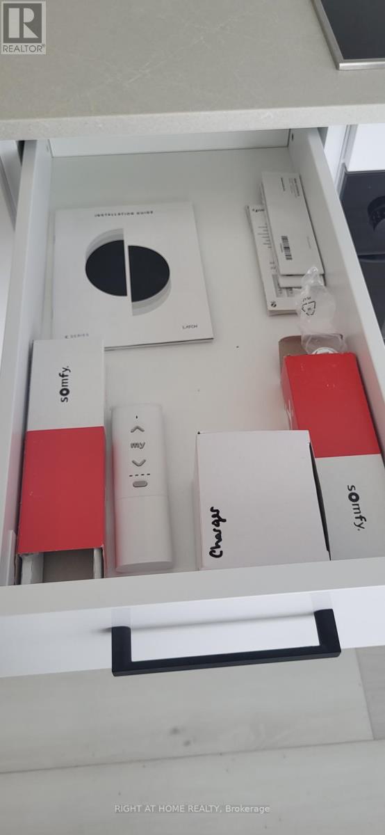 2102 - 1 Quarrington Lane, Toronto, Ontario  M3C 0S4 - Photo 18 - C12829708