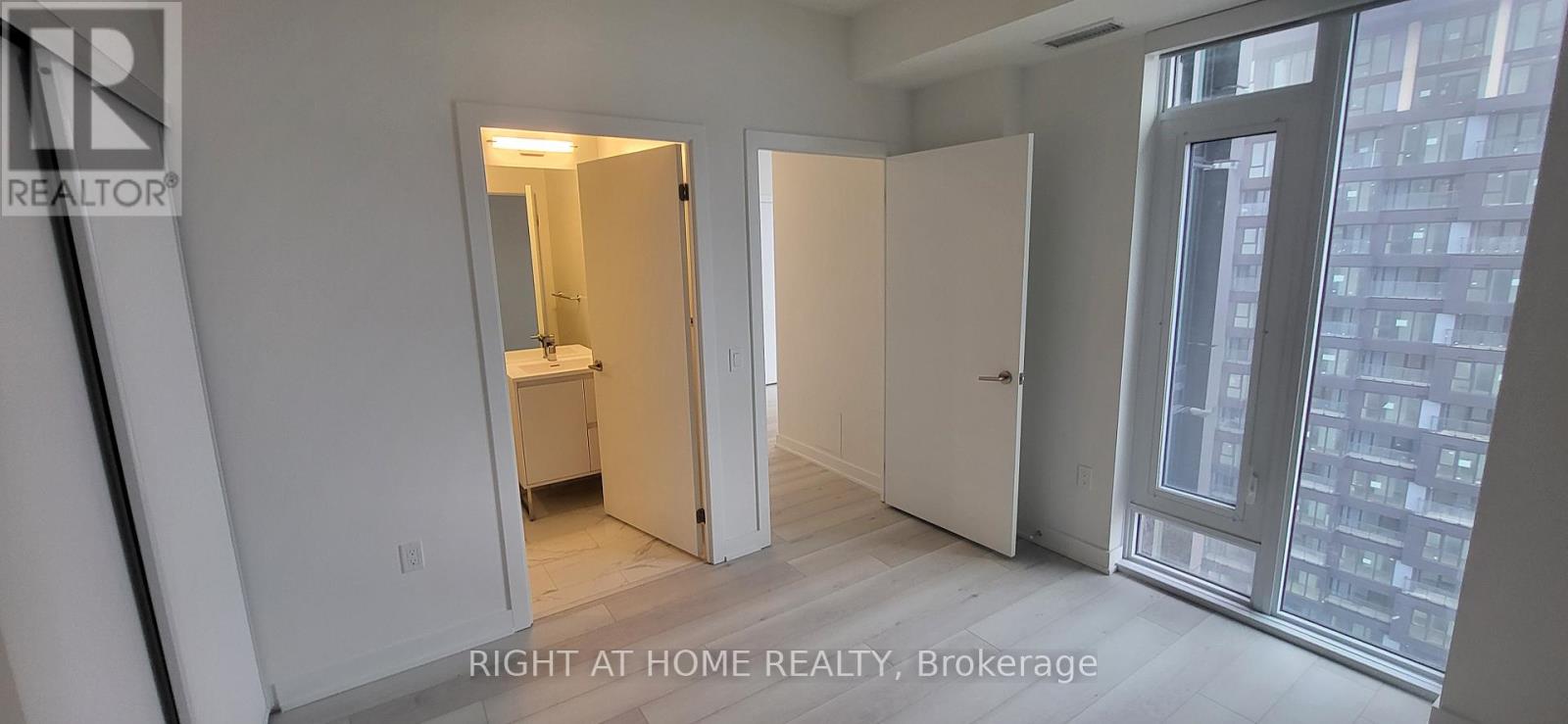 2102 - 1 Quarrington Lane, Toronto, Ontario  M3C 0S4 - Photo 12 - C12829708