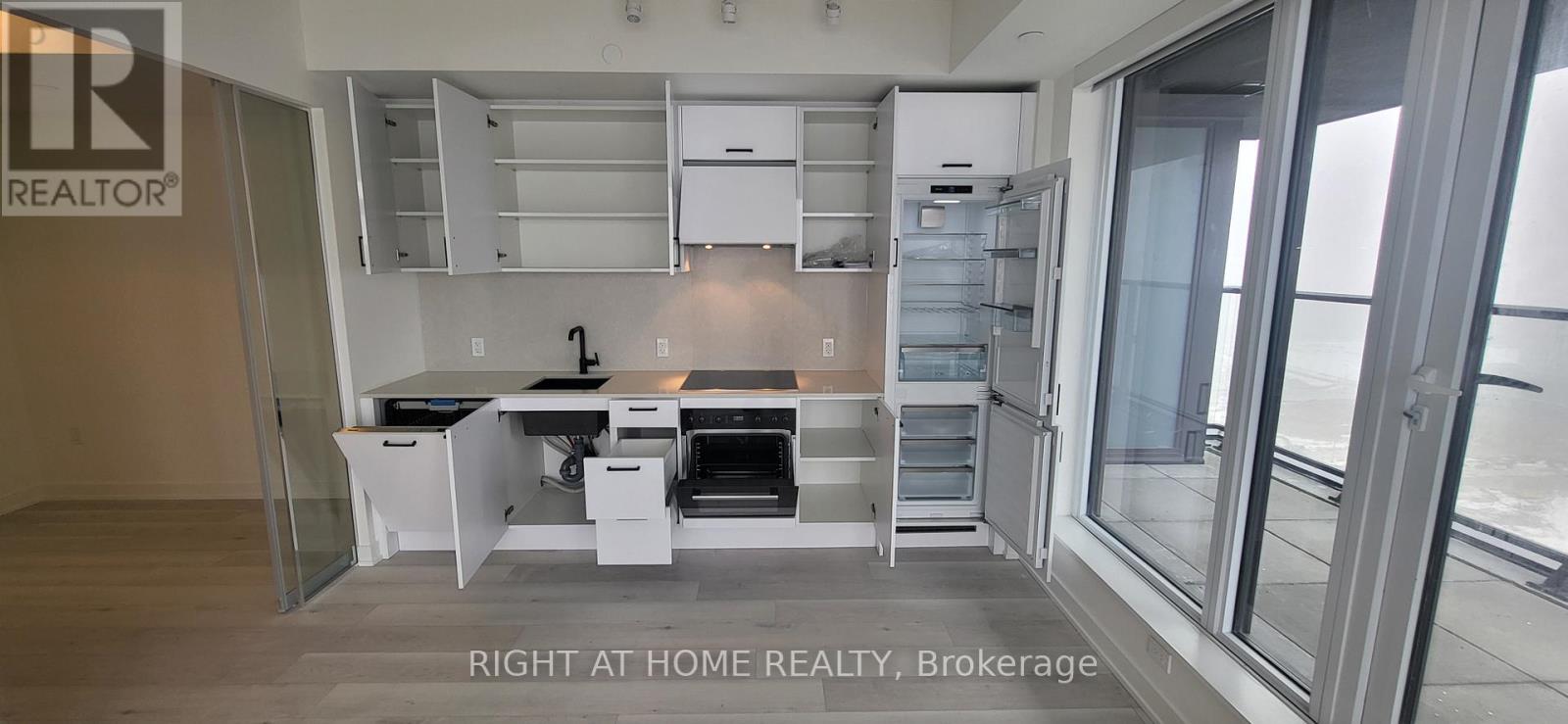 2102 - 1 Quarrington Lane, Toronto, Ontario  M3C 0S4 - Photo 8 - C12829708