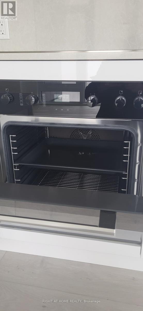 2102 - 1 Quarrington Lane, Toronto, Ontario  M3C 0S4 - Photo 9 - C12829708