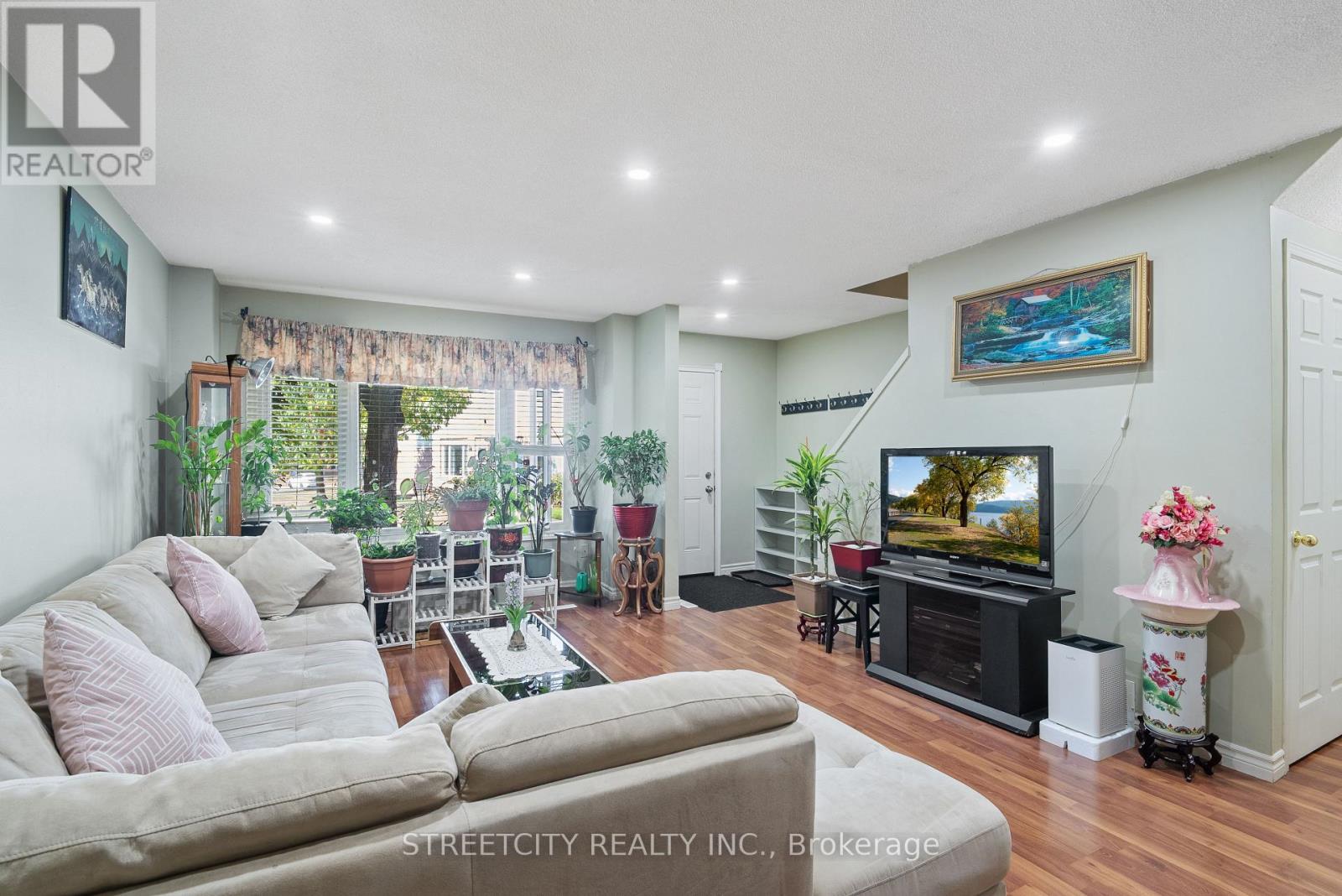 Photo 9 of 30 for 19 - 45 Gatewood Place