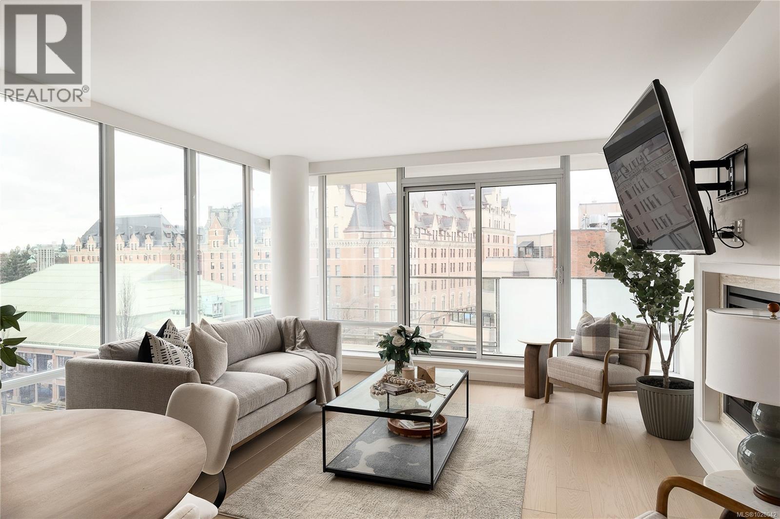 607 708 Burdett Ave, Victoria, British Columbia  V8W 0A8 - Photo 2 - 1028042