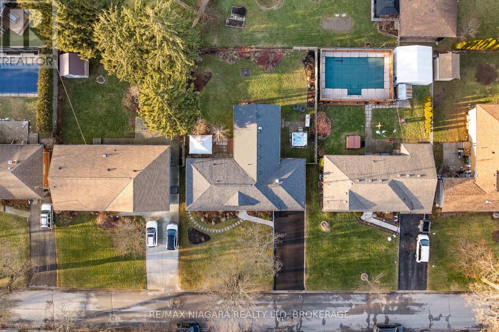 7 King's Grant Road, St. Catharines (Lakeshore), Ontario  L2N 2R9 - Photo 40 - X12856430