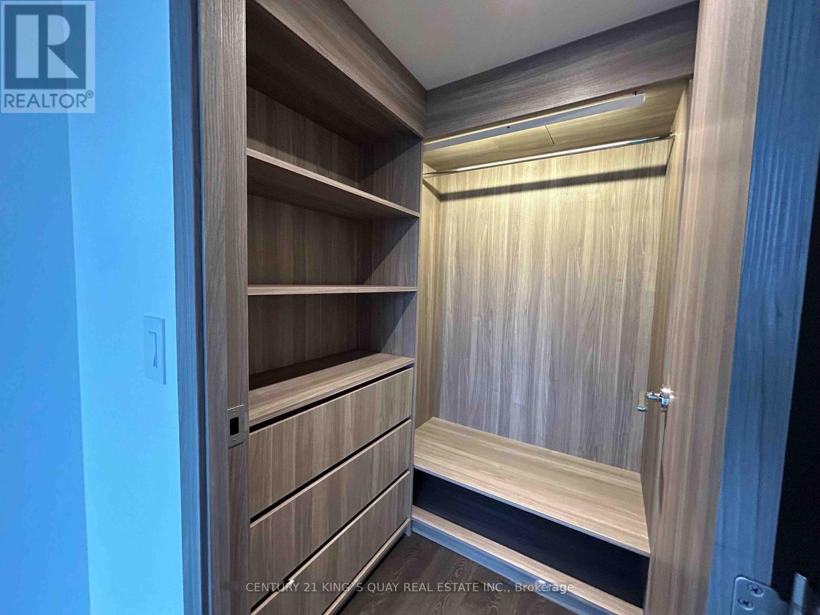 2002 - 38 Widmer Street, Toronto, Ontario  M5V 2E9 - Photo 10 - C12855344