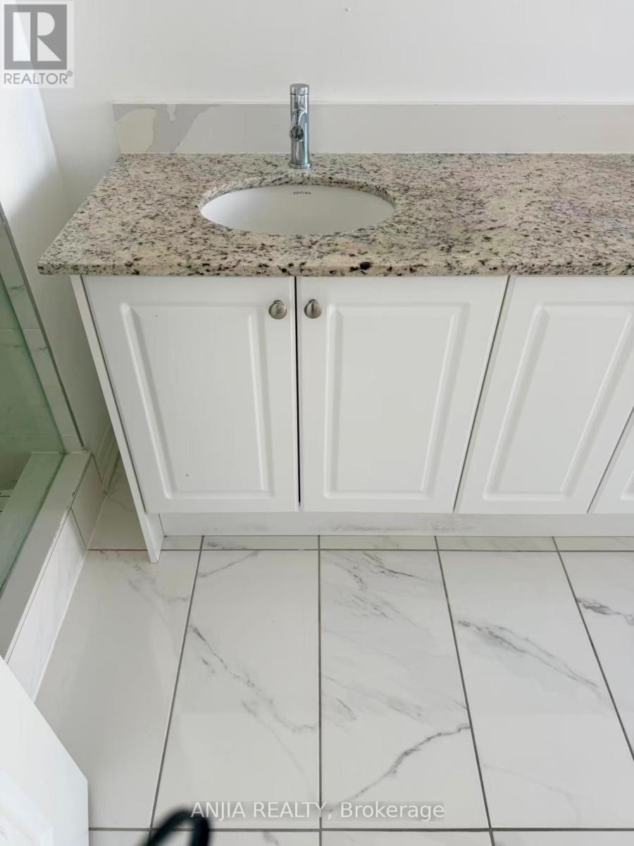 119 Markland Street, Markham, Ontario  L6C 3B5 - Photo 11 - N12856082