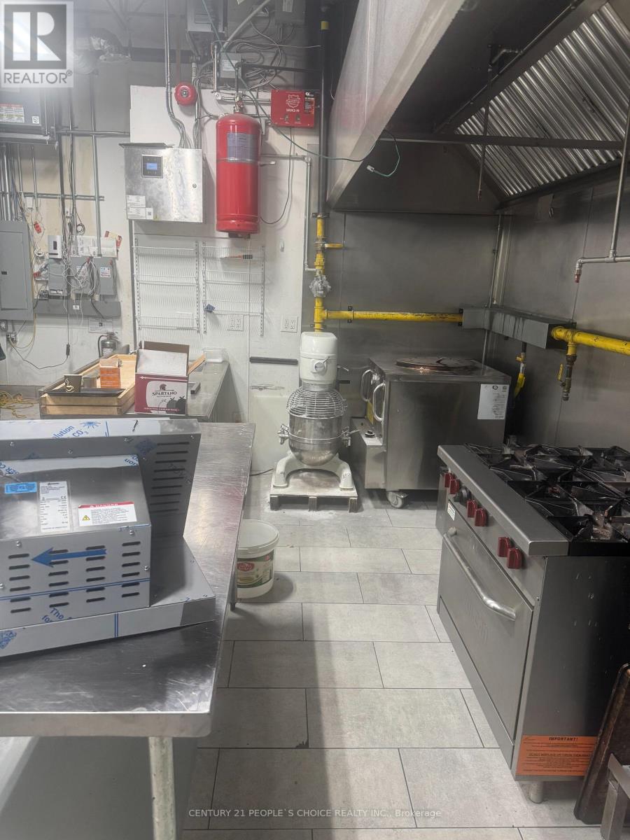 7 - 3970 Eglinton Avenue W, Mississauga, Ontario  L5M 2P9 - Photo 4 - W12852004