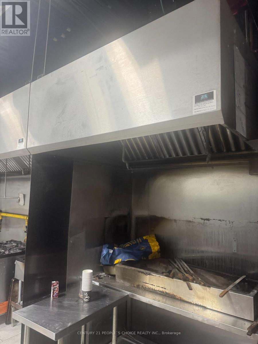 7 - 3970 Eglinton Avenue W, Mississauga, Ontario  L5M 2P9 - Photo 6 - W12852004