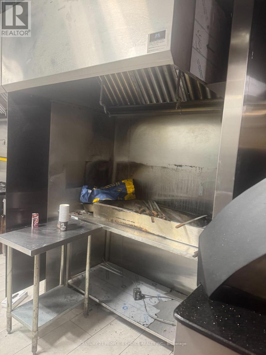 7 - 3970 Eglinton Avenue W, Mississauga, Ontario  L5M 2P9 - Photo 3 - W12852004