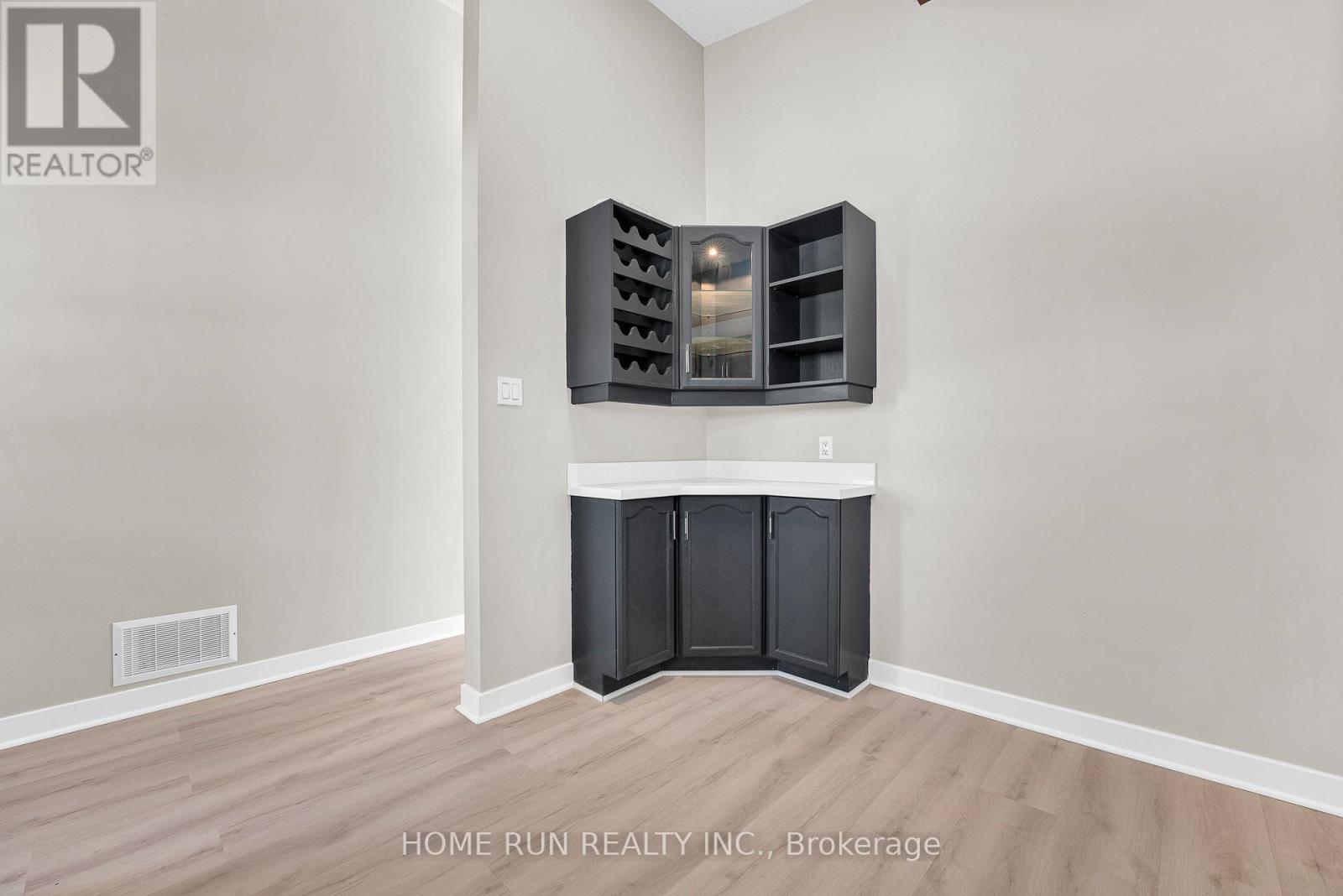 1259 Meadowlands Drive E, Ottawa, Ontario  K2E 6K4 - Photo 13 - X12852624