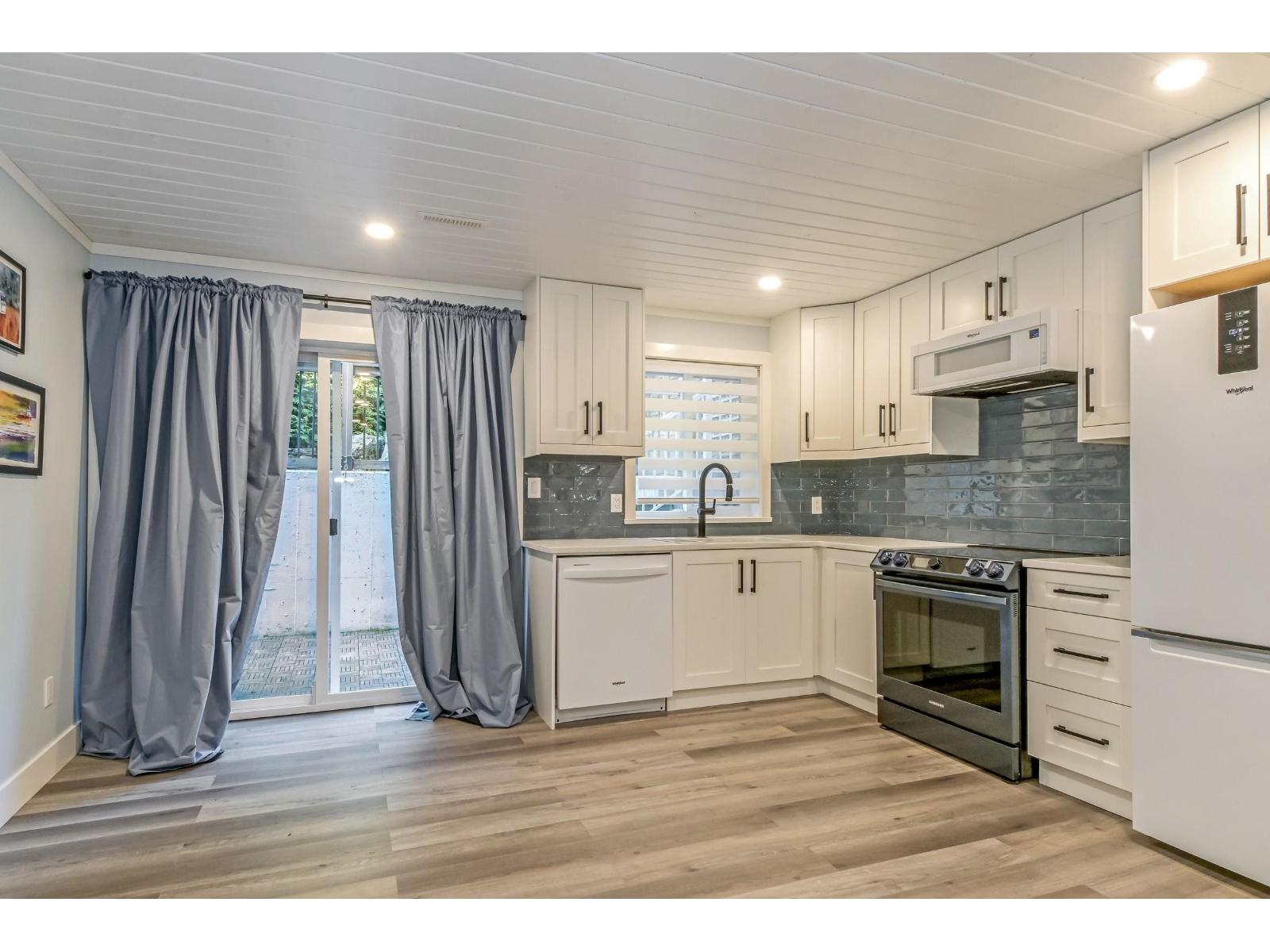 15587 Semiahmoo Avenue, White Rock, British Columbia  V4B 1V3 - Photo 31 - R3095985