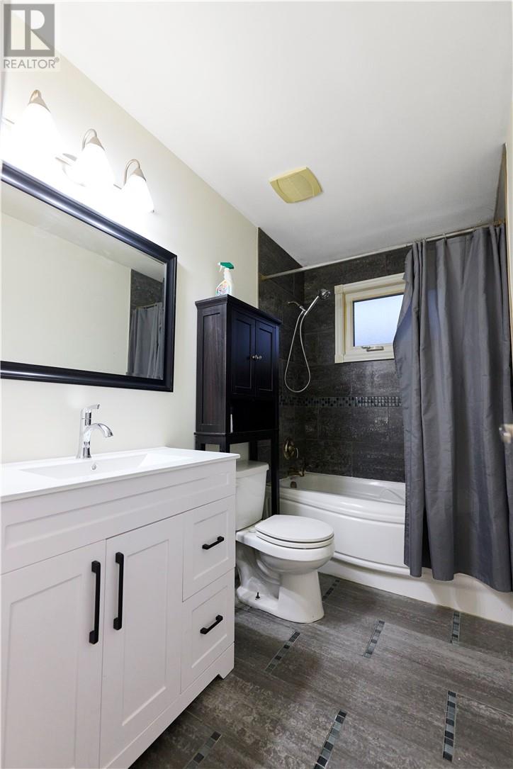 170 Autumnwood Cres Crescent, Greater Sudbury, Ontario  P3B 3Z4 - Photo 12 - 2126656