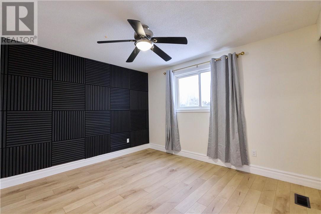 170 Autumnwood Cres Crescent, Greater Sudbury, Ontario  P3B 3Z4 - Photo 8 - 2126656