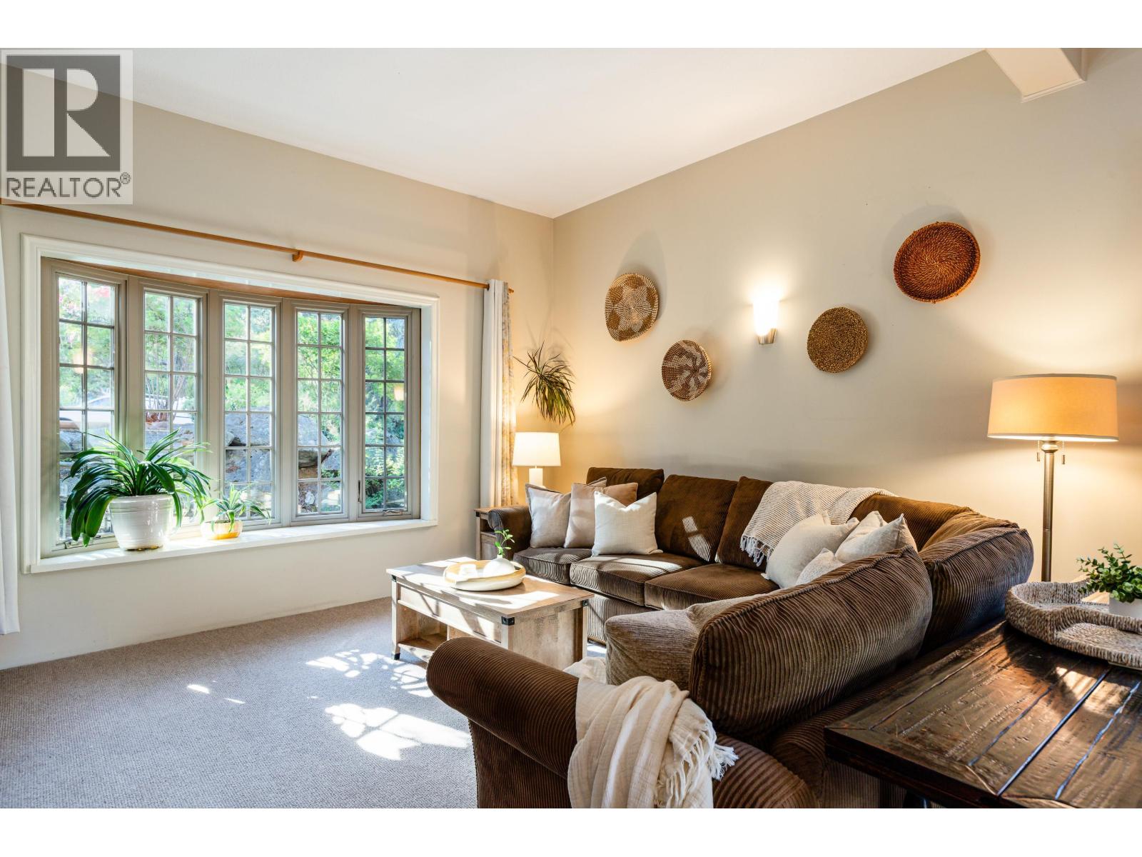 9167 Emerald Drive, Whistler, British Columbia  V8E 0G5 - Photo 3 - R3097058