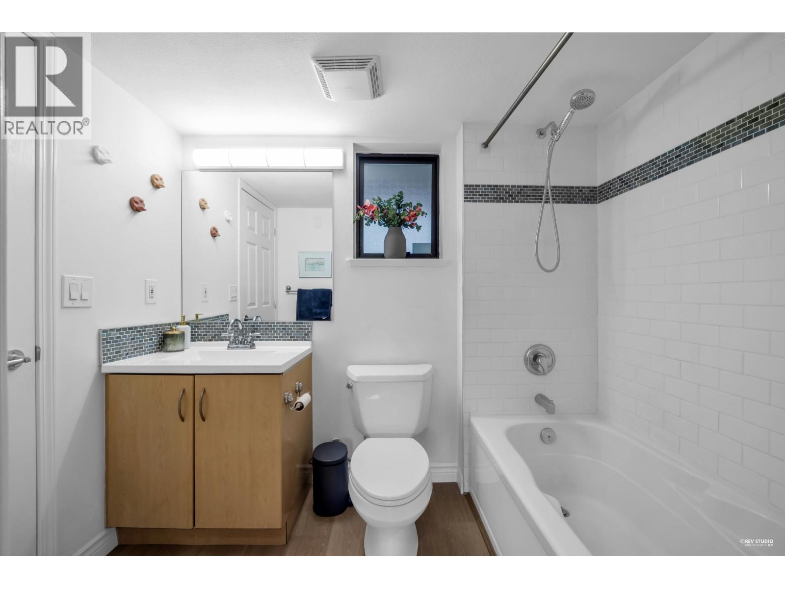 207 305 Lonsdale Avenue, North Vancouver, British Columbia  V7M 2G3 - Photo 21 - R3096996