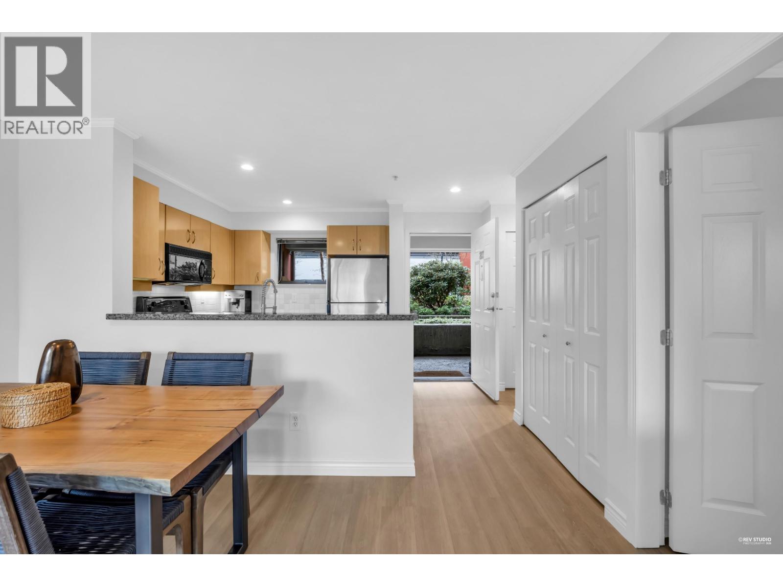 207 305 Lonsdale Avenue, North Vancouver, British Columbia  V7M 2G3 - Photo 11 - R3096996