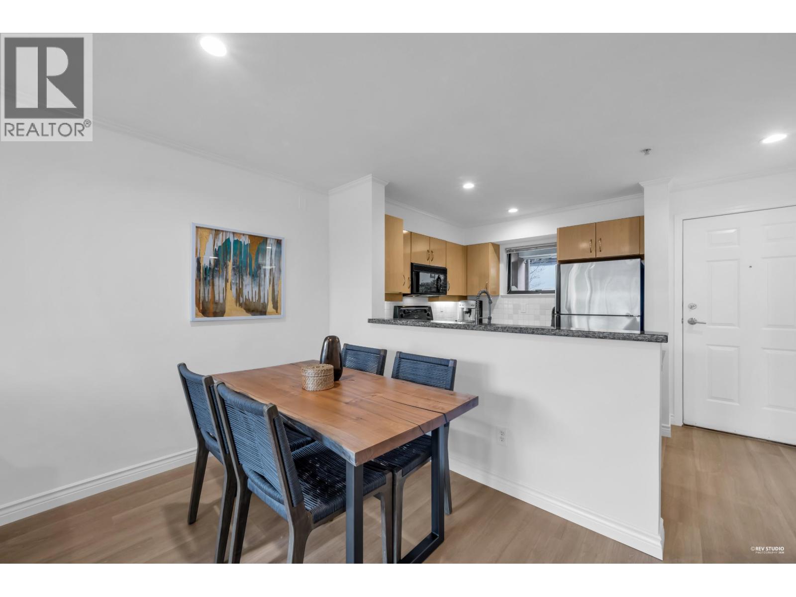 207 305 Lonsdale Avenue, North Vancouver, British Columbia  V7M 2G3 - Photo 4 - R3096996