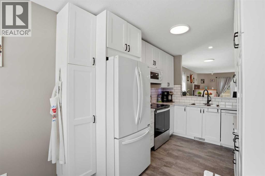 11, 103 Fairways Drive Nw, Airdrie, Alberta  T4B 2Y5 - Photo 8 - A2289417