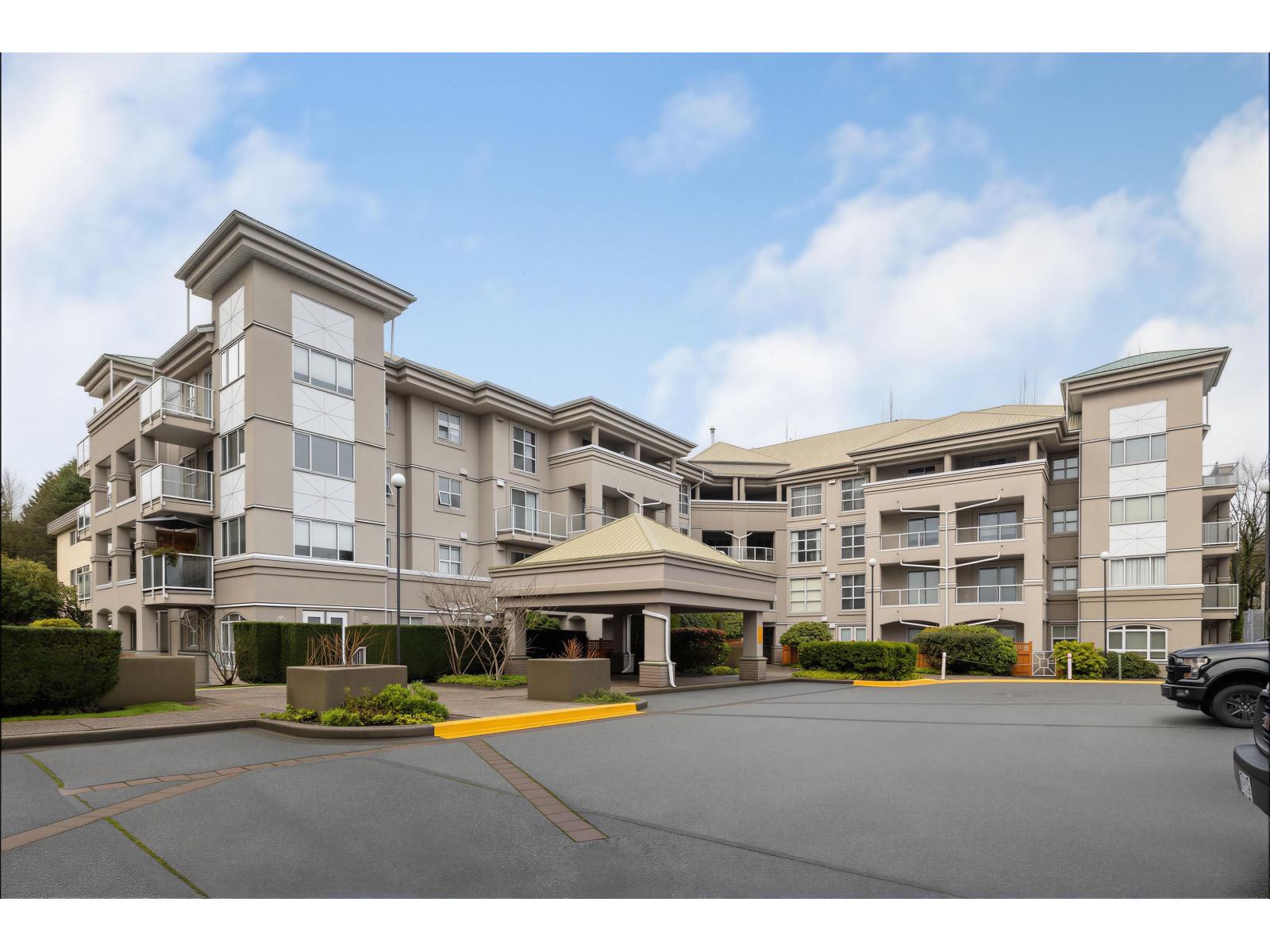 313 10533 University Drive, Surrey, British Columbia  V3T 5T7 - Photo 1 - R3097007