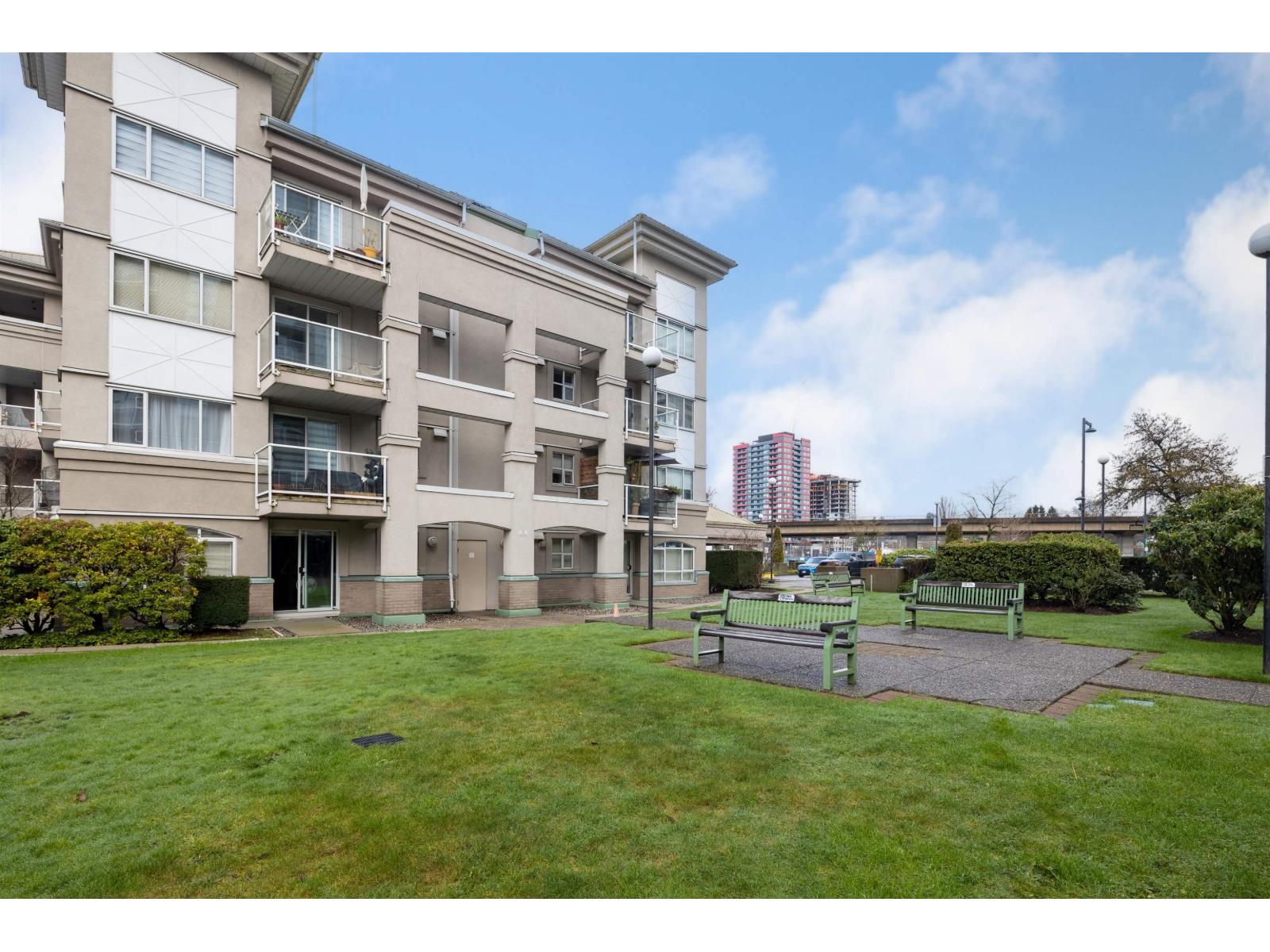 313 10533 University Drive, Surrey, British Columbia  V3T 5T7 - Photo 3 - R3097007