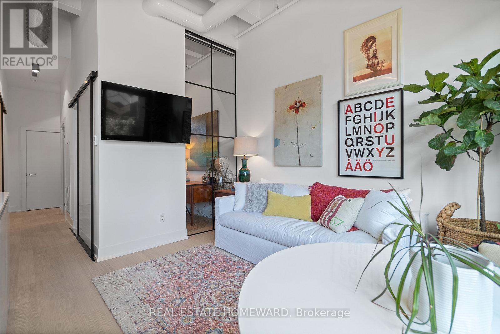 207 - 150 Logan Avenue, Toronto, Ontario  M4M 0E4 - Photo 3 - E12856482