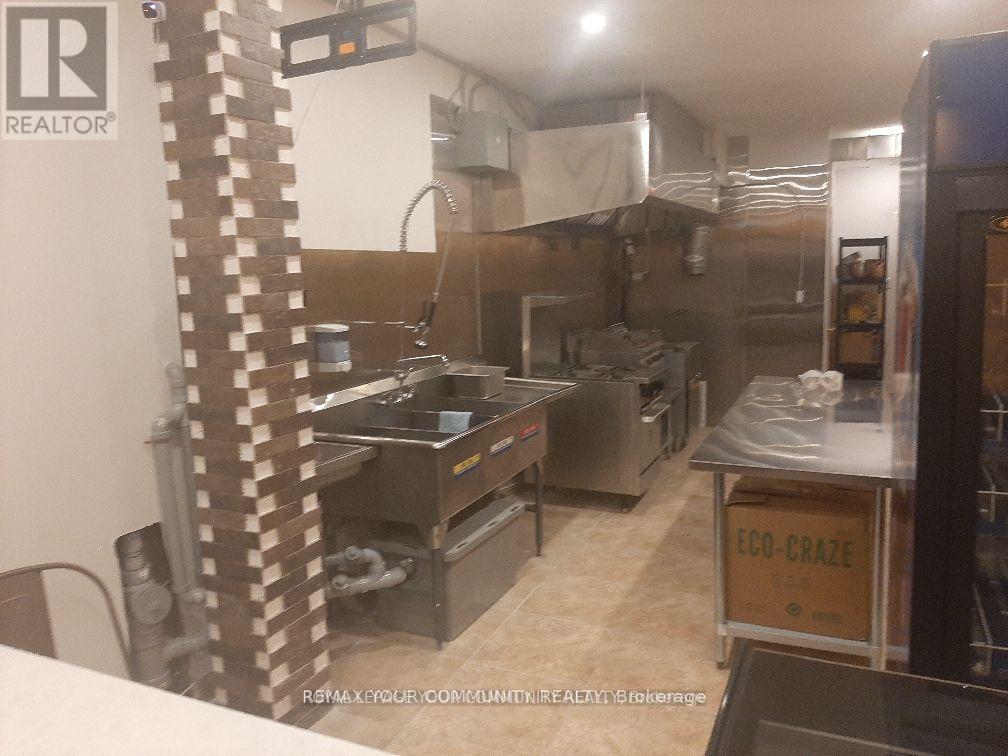 30-32 Main Street S, Newmarket, Ontario  L3Y 3Y3 - Photo 10 - N12856412