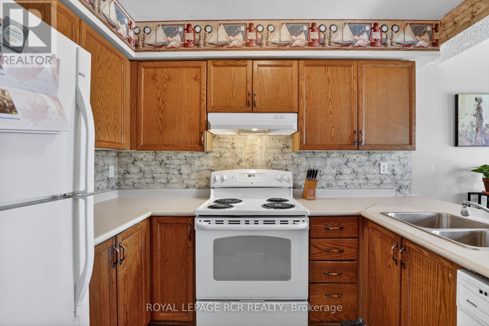 10 - 369 Riddell Court, Newmarket, Ontario  L3Y 8M8 - Photo 15 - N12856424