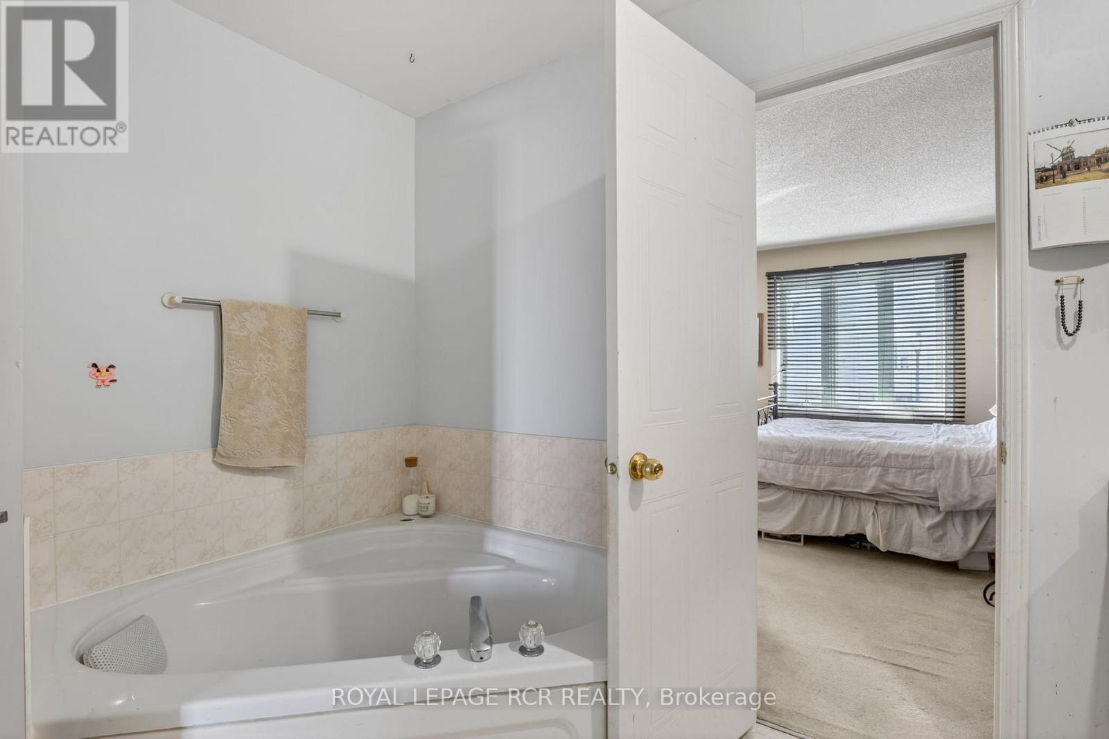 10 - 369 Riddell Court, Newmarket, Ontario  L3Y 8M8 - Photo 27 - N12856424