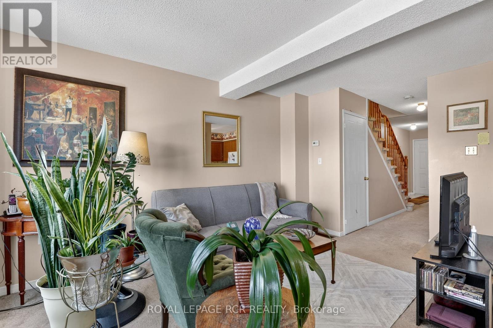 10 - 369 Riddell Court, Newmarket, Ontario  L3Y 8M8 - Photo 6 - N12856424