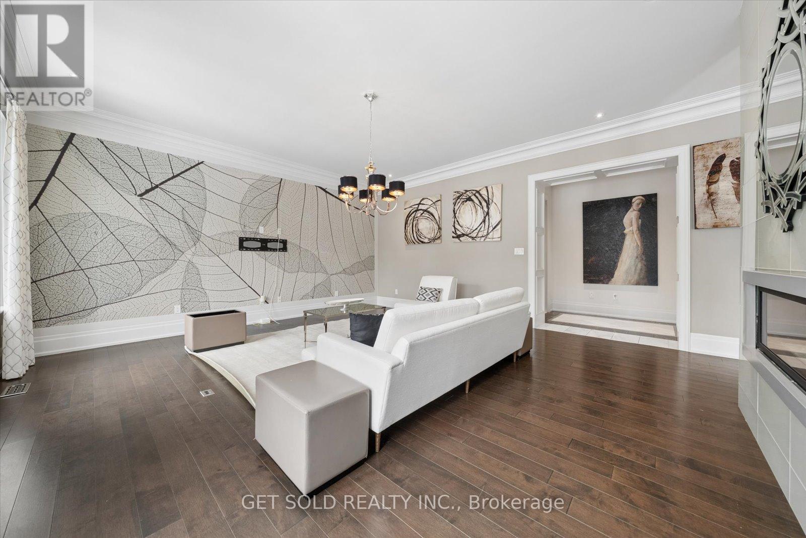 8 Thornhill Avenue, Vaughan (Uplands), Ontario  L4J 1J4 - Photo 15 - N12856466