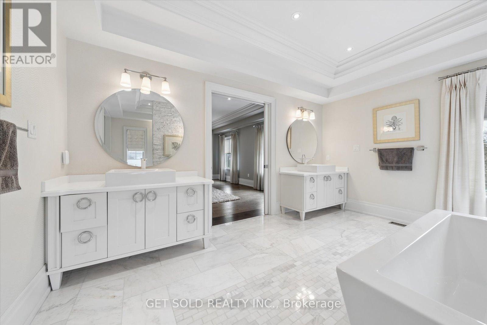 8 Thornhill Avenue, Vaughan (Uplands), Ontario  L4J 1J4 - Photo 33 - N12856466