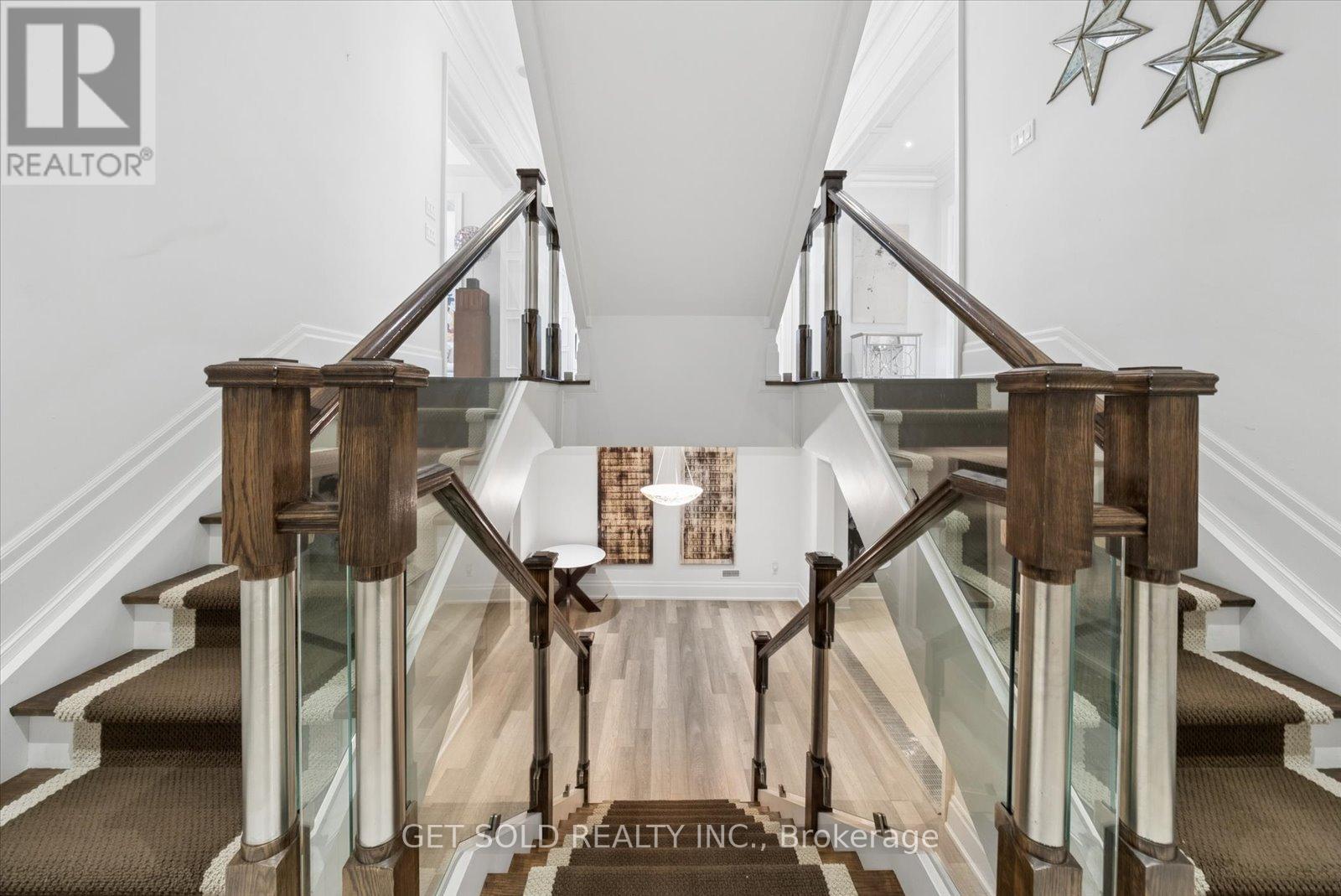 8 Thornhill Avenue, Vaughan (Uplands), Ontario  L4J 1J4 - Photo 35 - N12856466