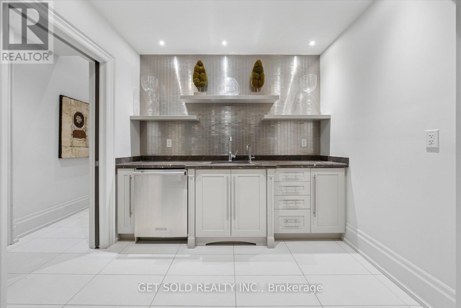 8 Thornhill Avenue, Vaughan (Uplands), Ontario  L4J 1J4 - Photo 39 - N12856466