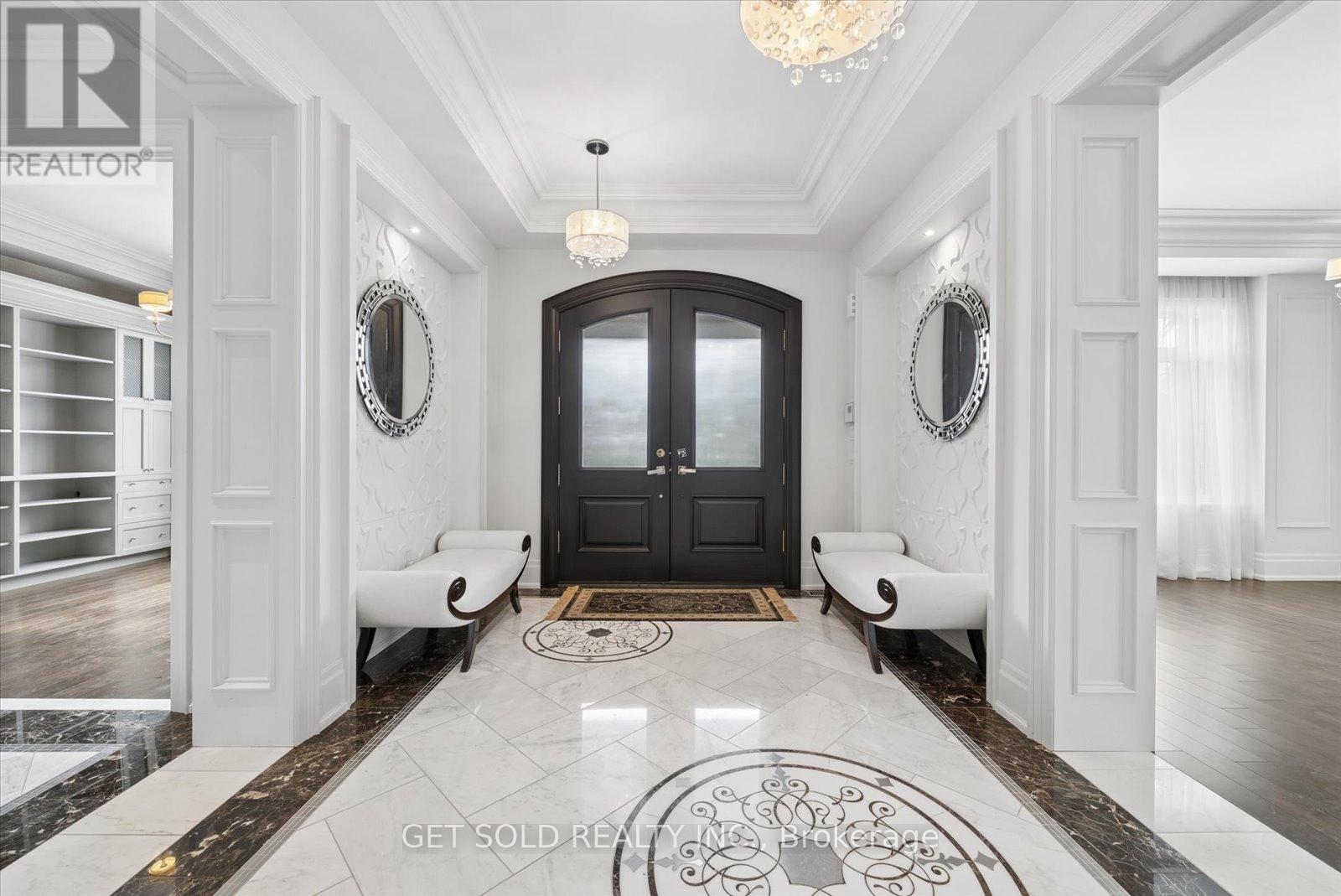 8 Thornhill Avenue, Vaughan (Uplands), Ontario  L4J 1J4 - Photo 4 - N12856466