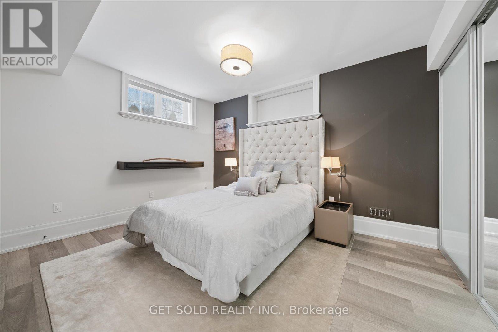 8 Thornhill Avenue, Vaughan (Uplands), Ontario  L4J 1J4 - Photo 41 - N12856466