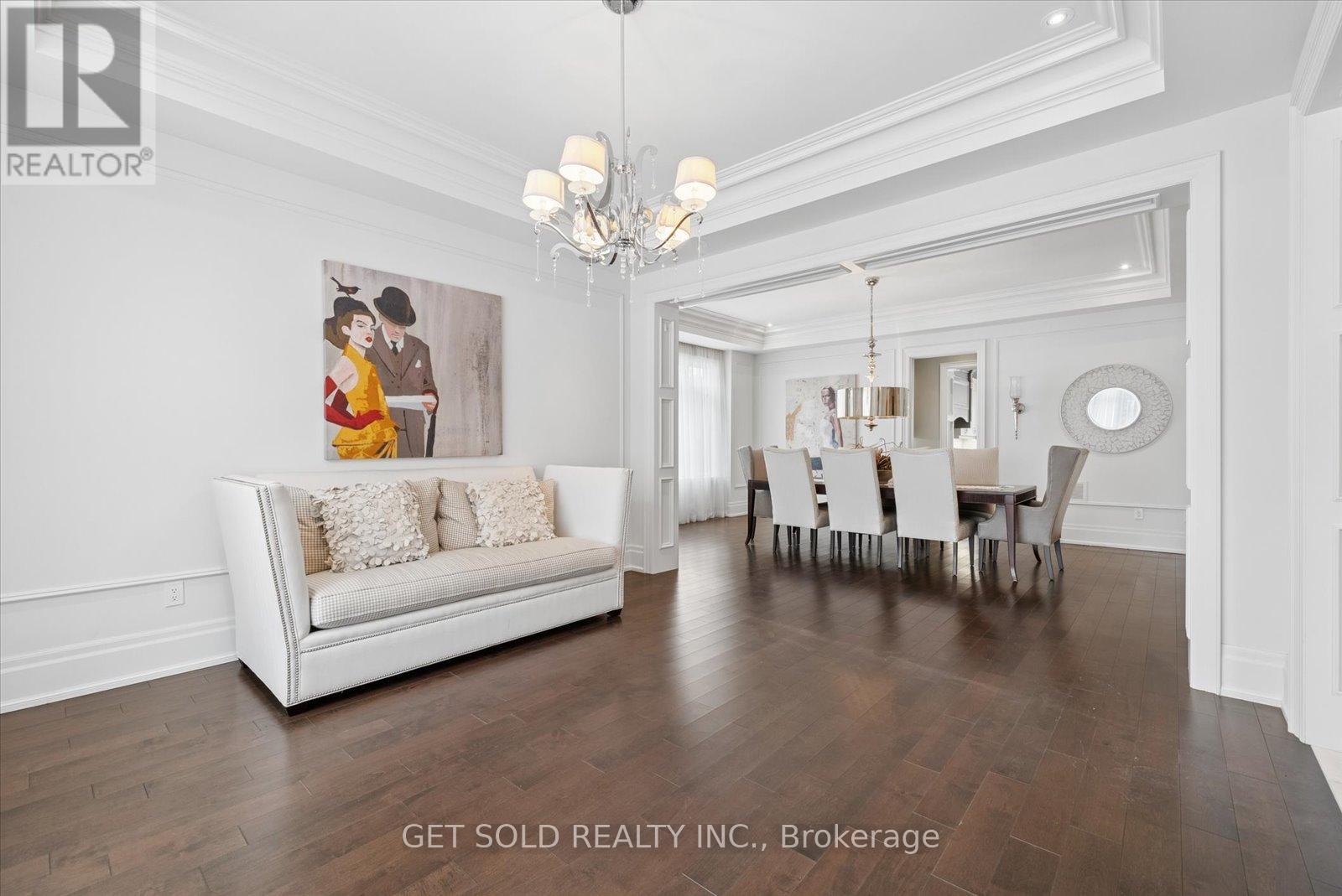 8 Thornhill Avenue, Vaughan (Uplands), Ontario  L4J 1J4 - Photo 7 - N12856466