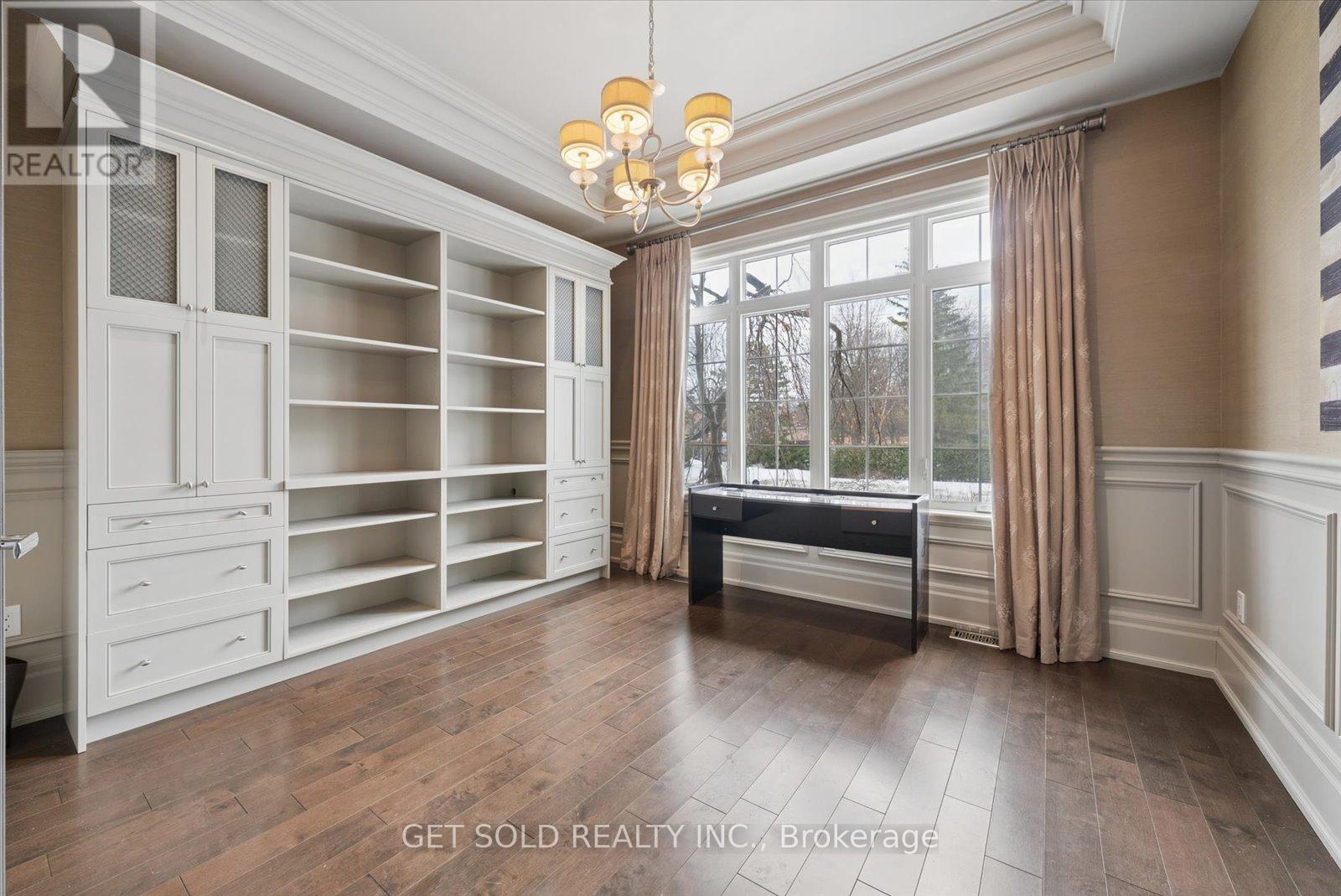 8 Thornhill Avenue, Vaughan (Uplands), Ontario  L4J 1J4 - Photo 9 - N12856466