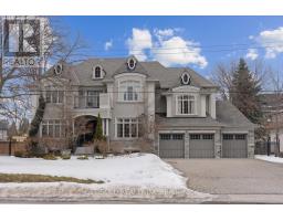 8 THORNHILL AVENUE, Vaughan, Ontario